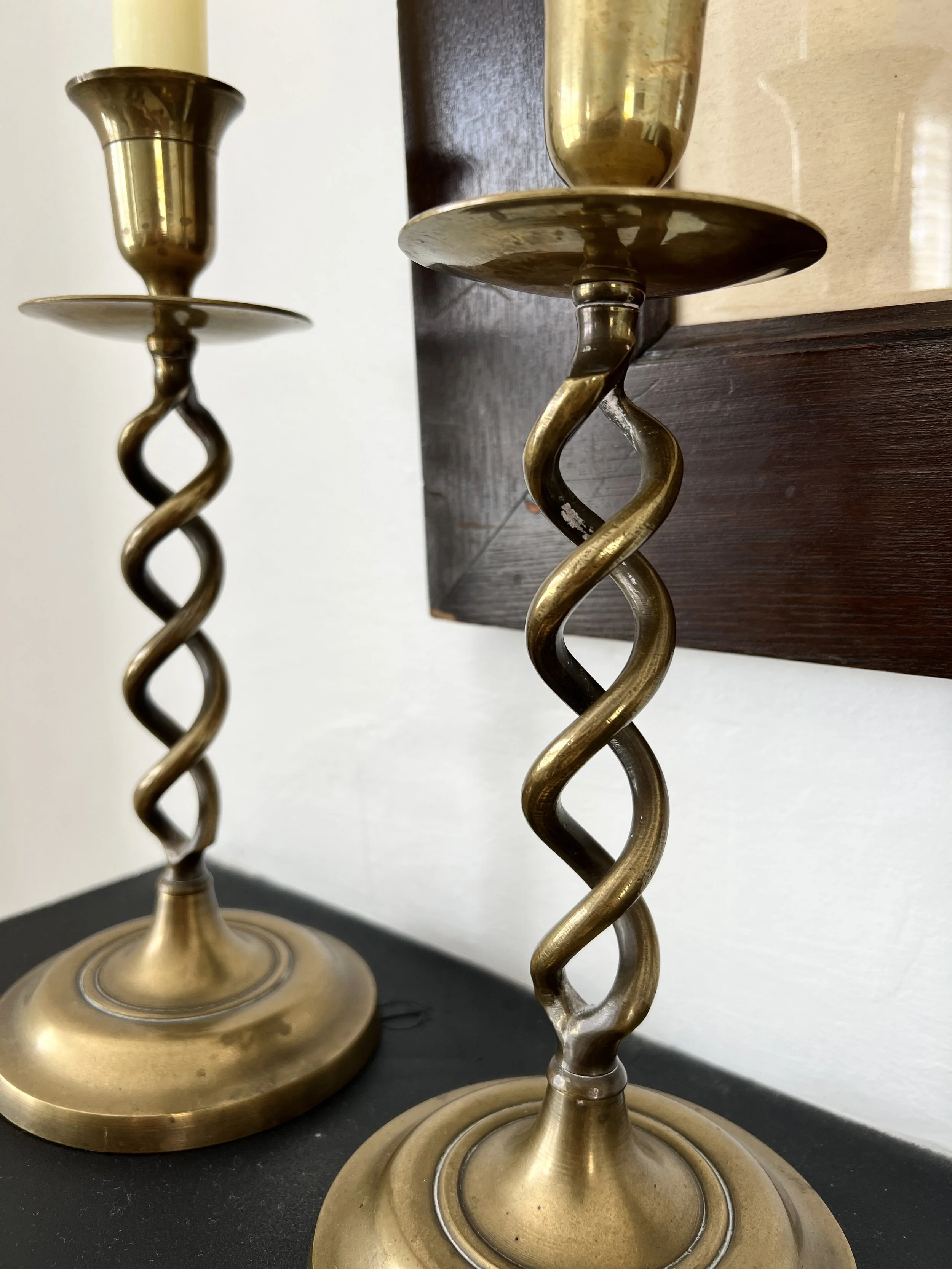 ev-home-vintage-brass-barley-twist-candlesticks-25cm-3.jpg