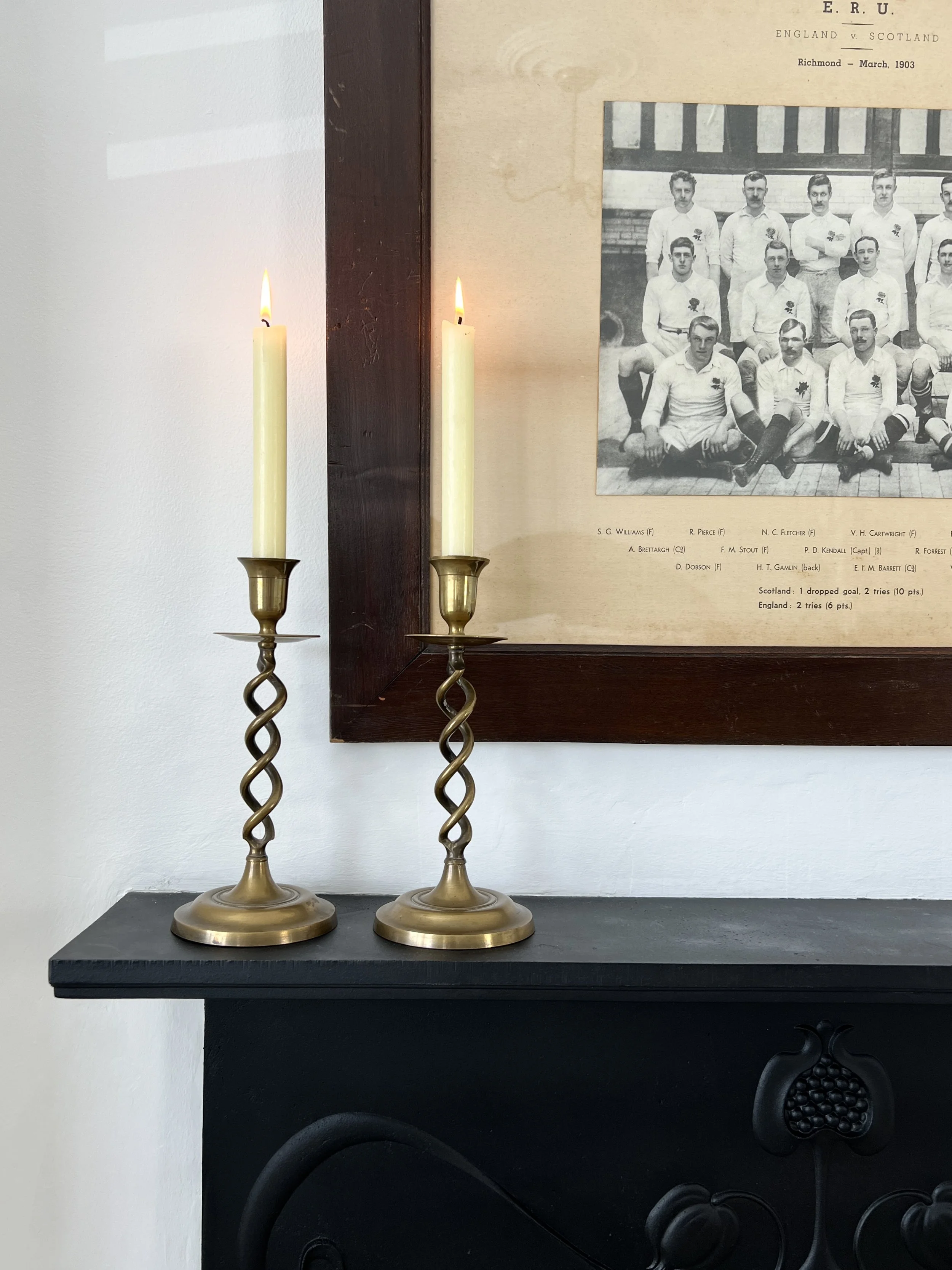 ev-home-vintage-brass-barley-twist-candlesticks-25cm-4.jpg