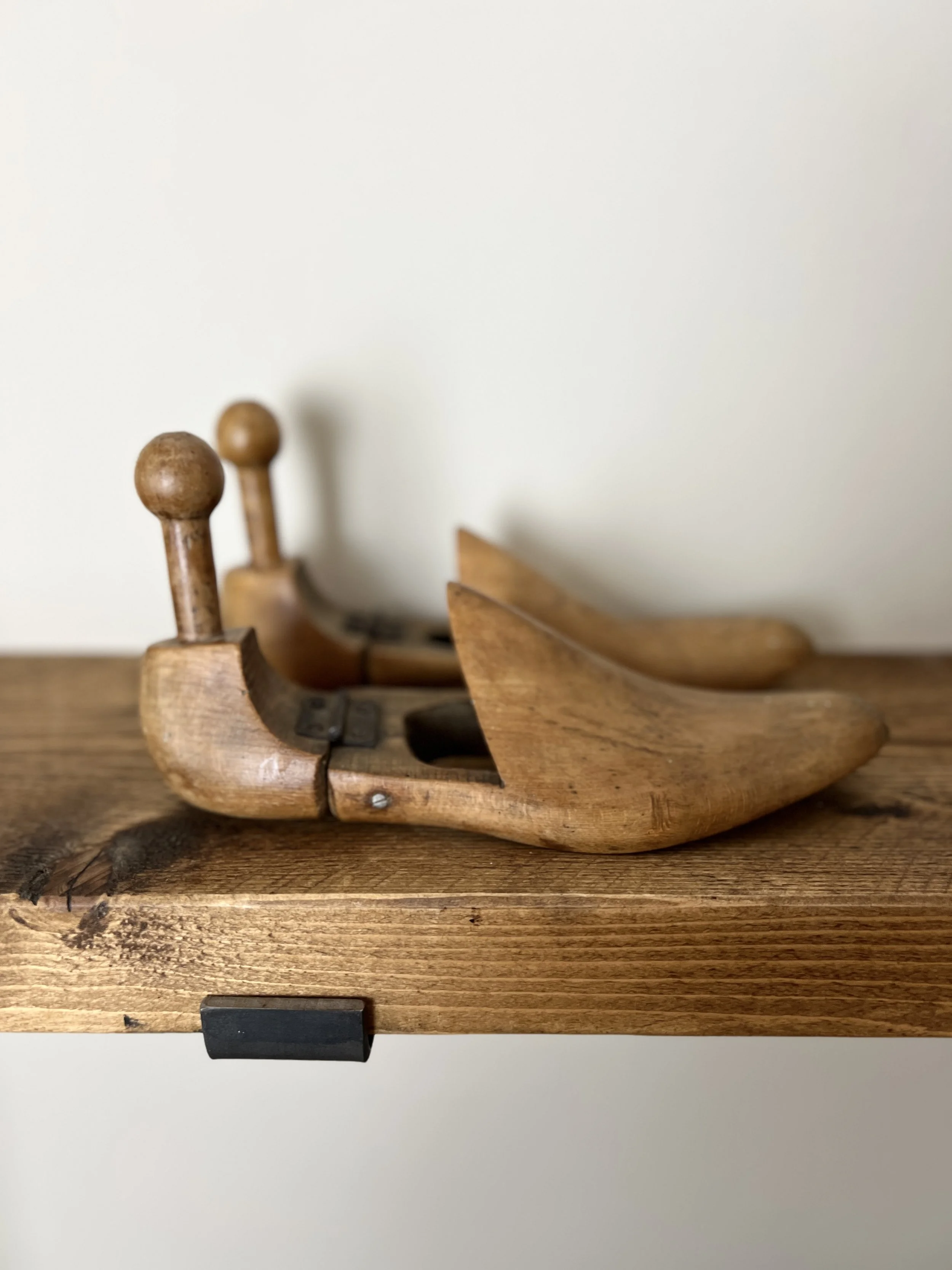 ev-home-pair-vintage-wooden-shoe-trees-2.jpg