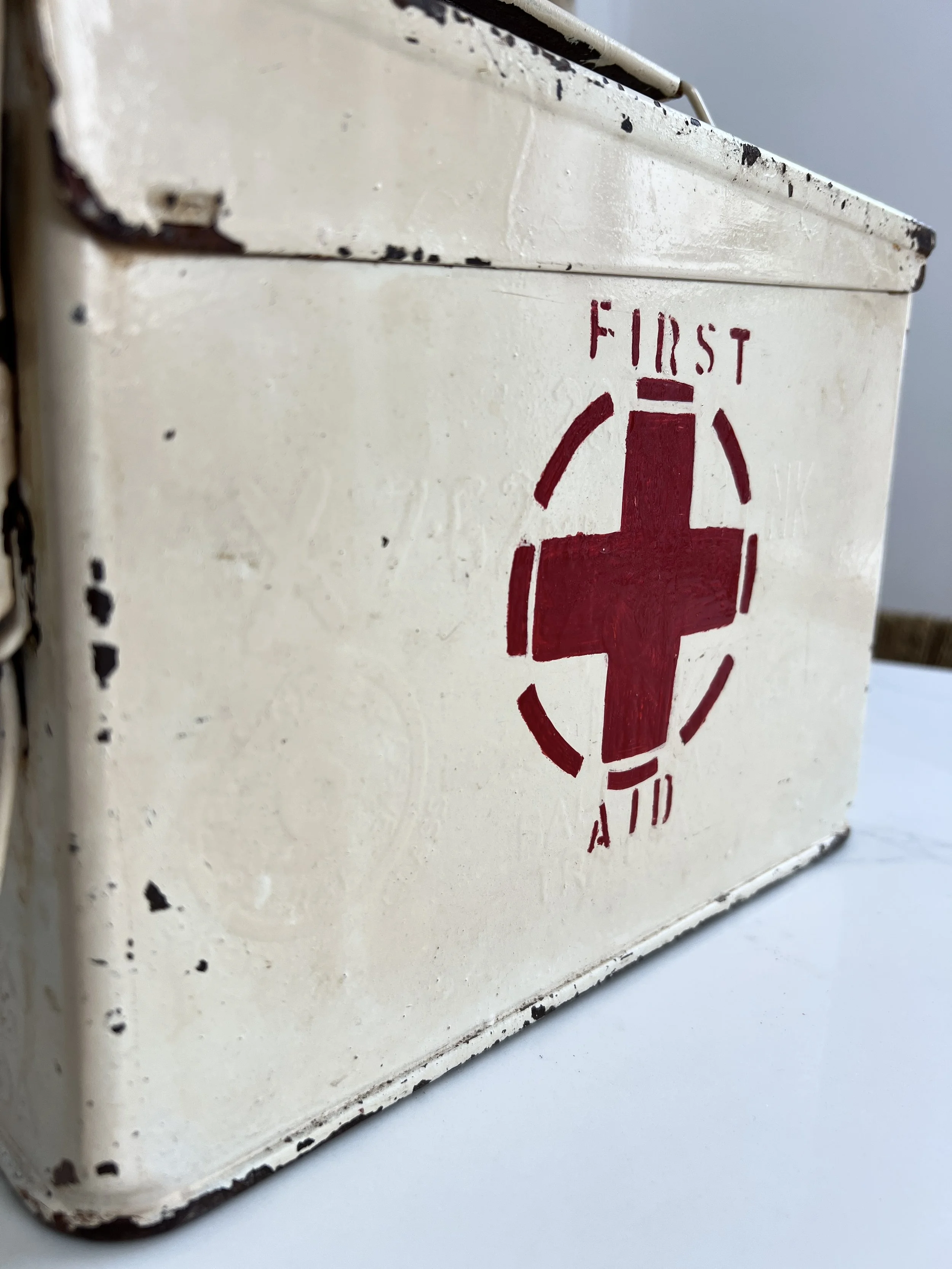 ev-home-british-military-first-aid-box-6.jpg