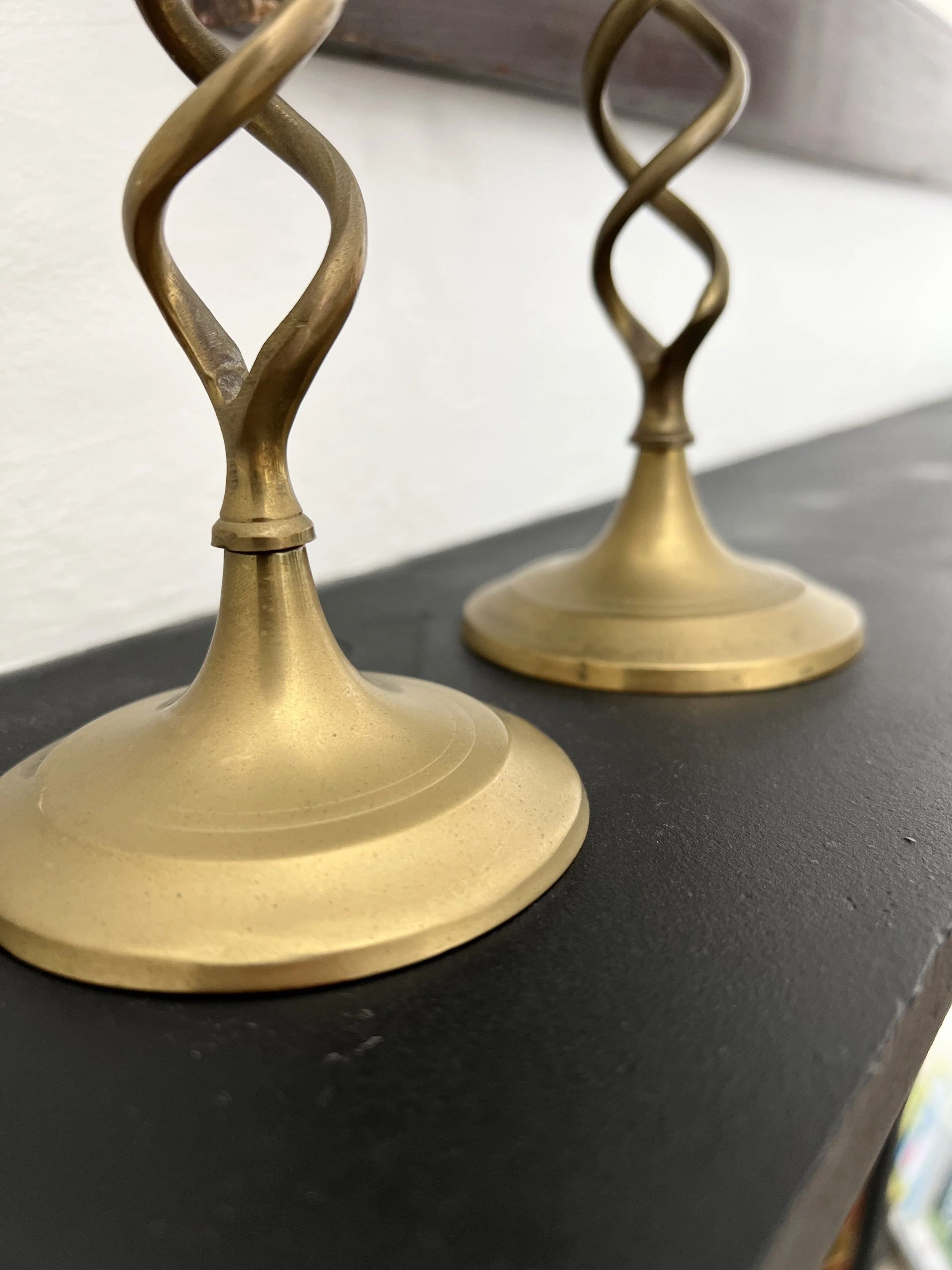 ev-home-vintage-brass-twist-candlesticks-3.jpg