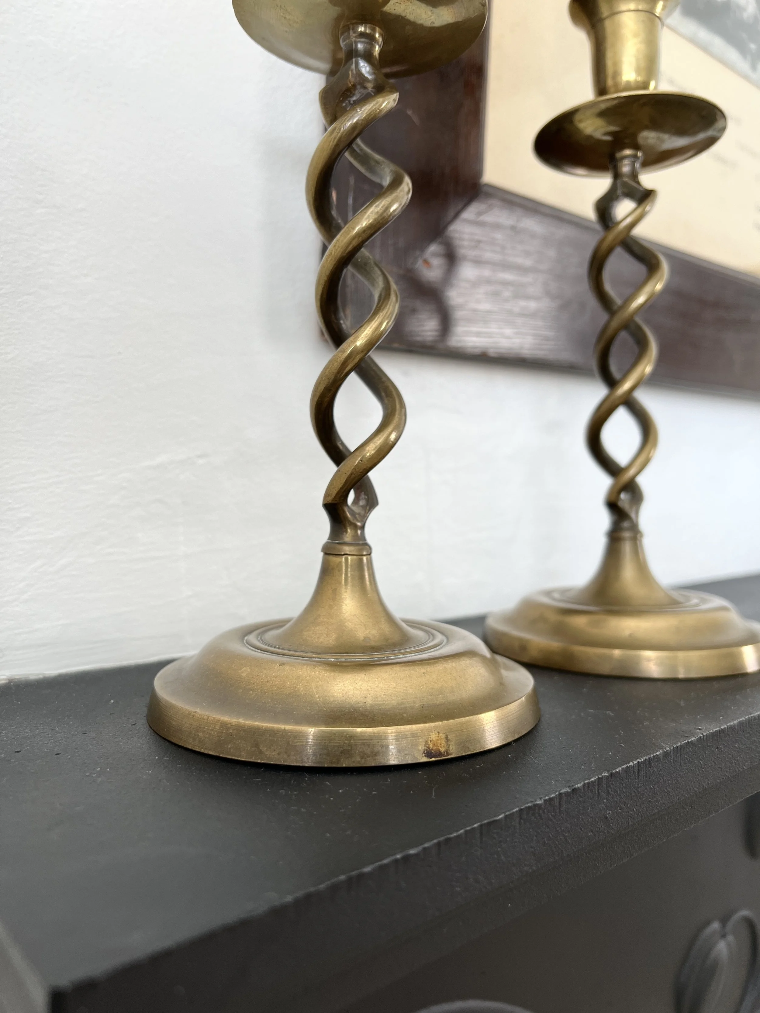 ev-home-vintage-brass-barley-twist-candlesticks-25cm-1.jpg