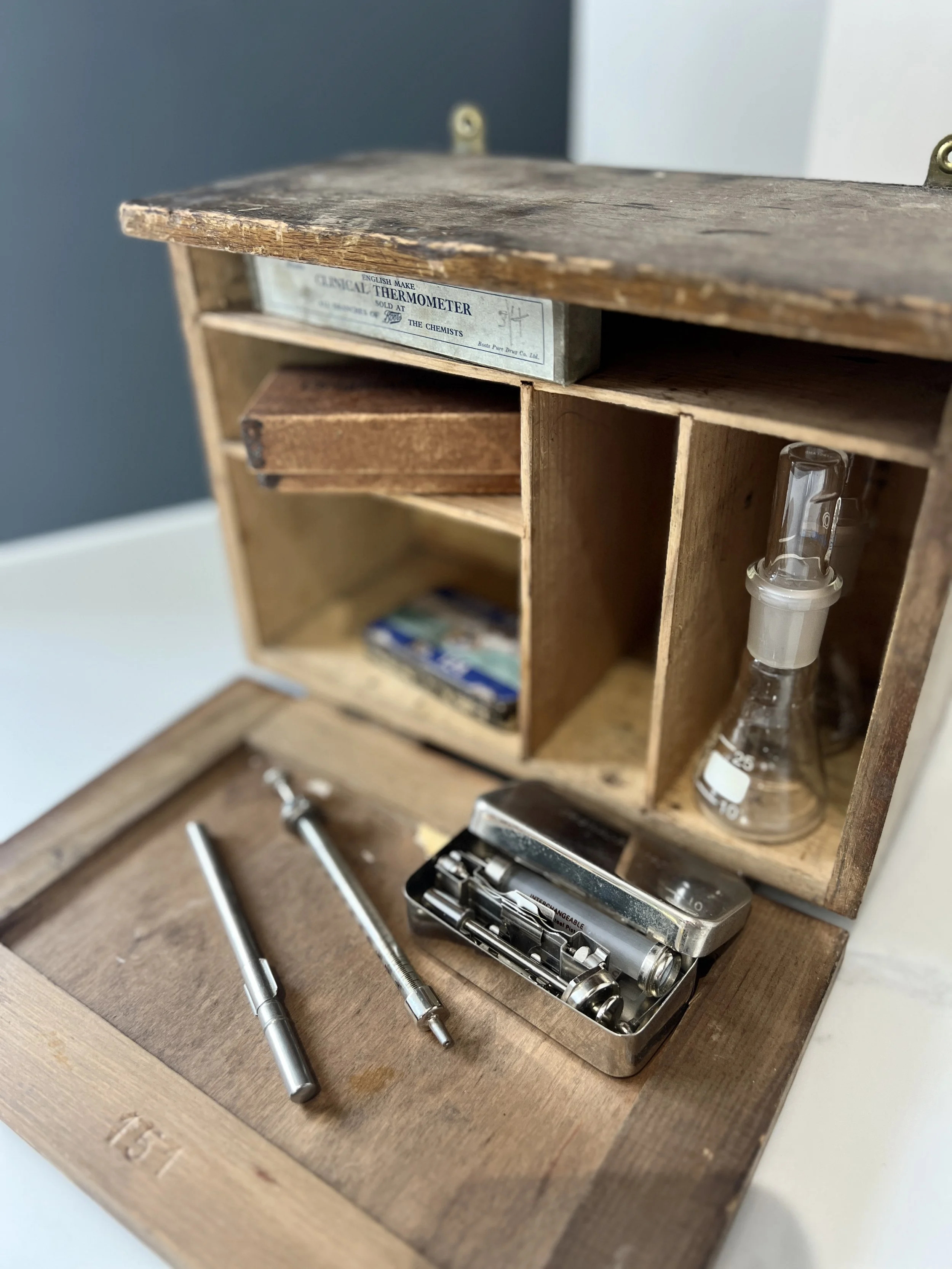 ev-home-vintage-paragon-first-aid-box-6.jpg