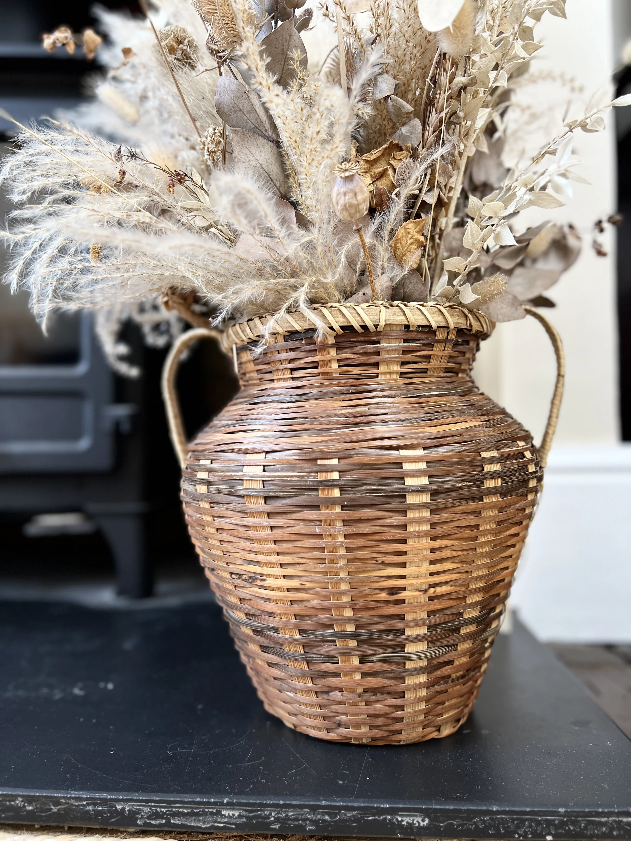 ev-home-vintage-wicker-urn-basket-vase-2.jpg