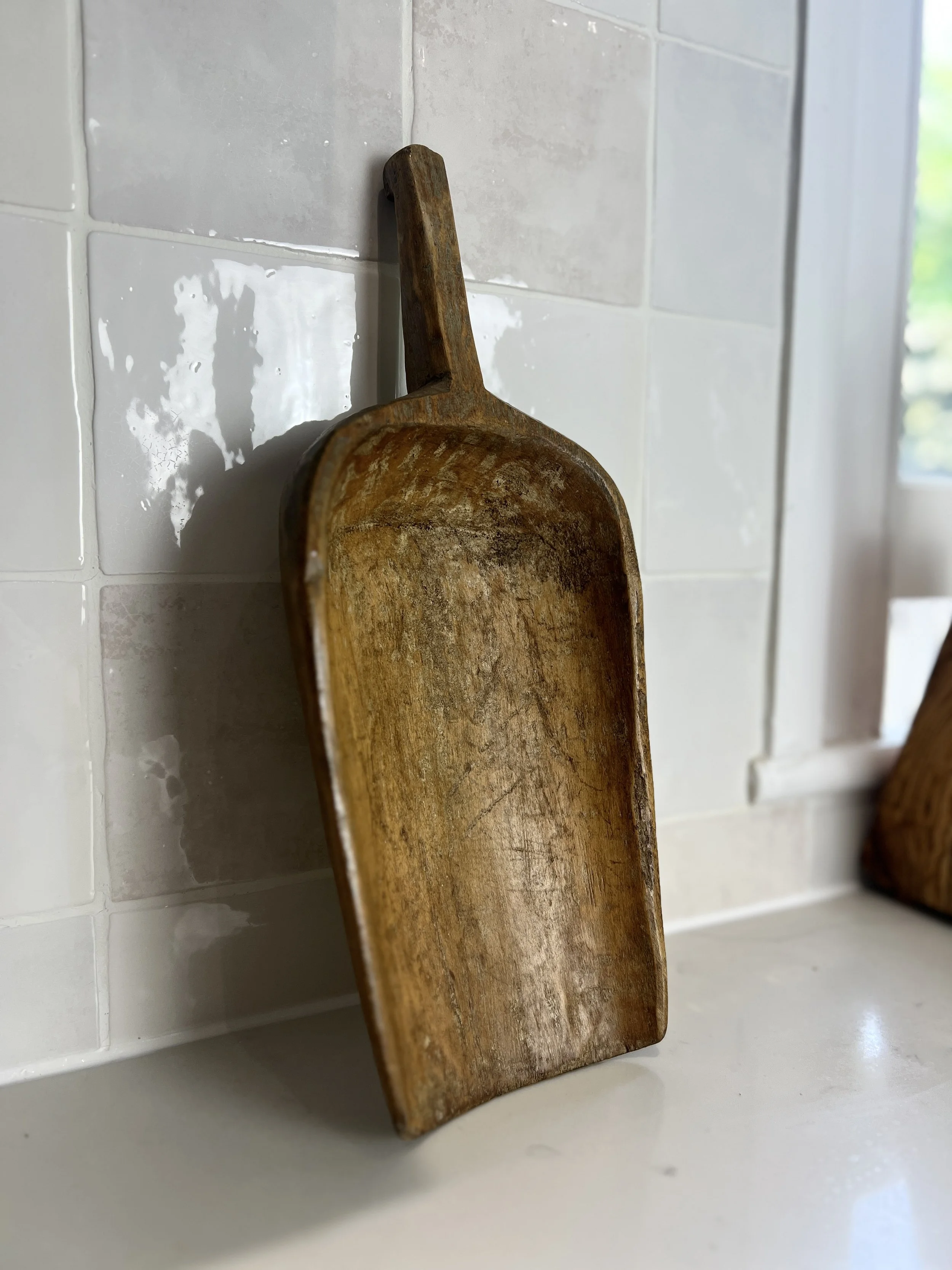 ev-home-antique-wooden-grain-scoop-6.jpg