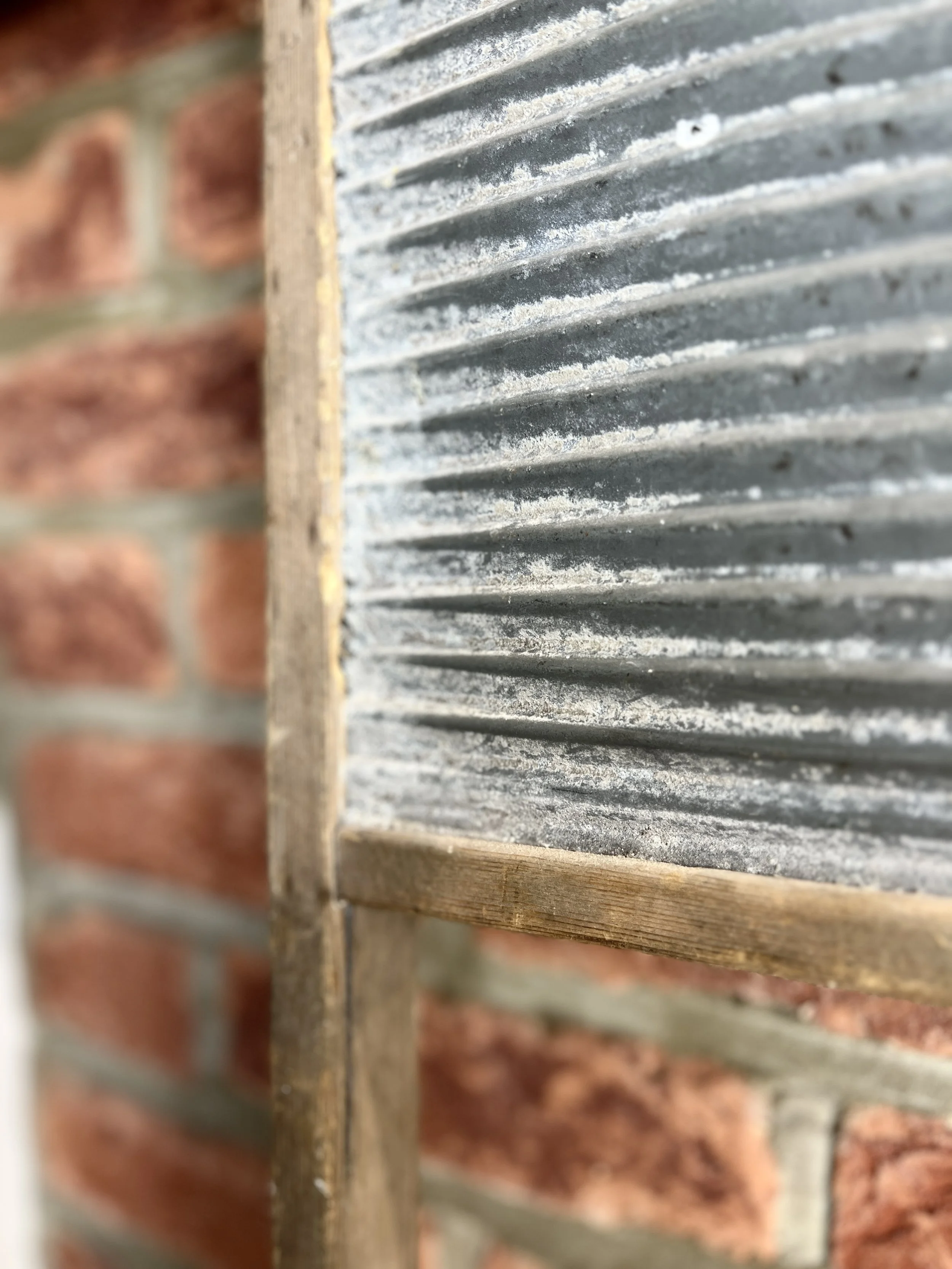 ev-home-vintage-wooden-galvanised-metal-washboard-1.jpg
