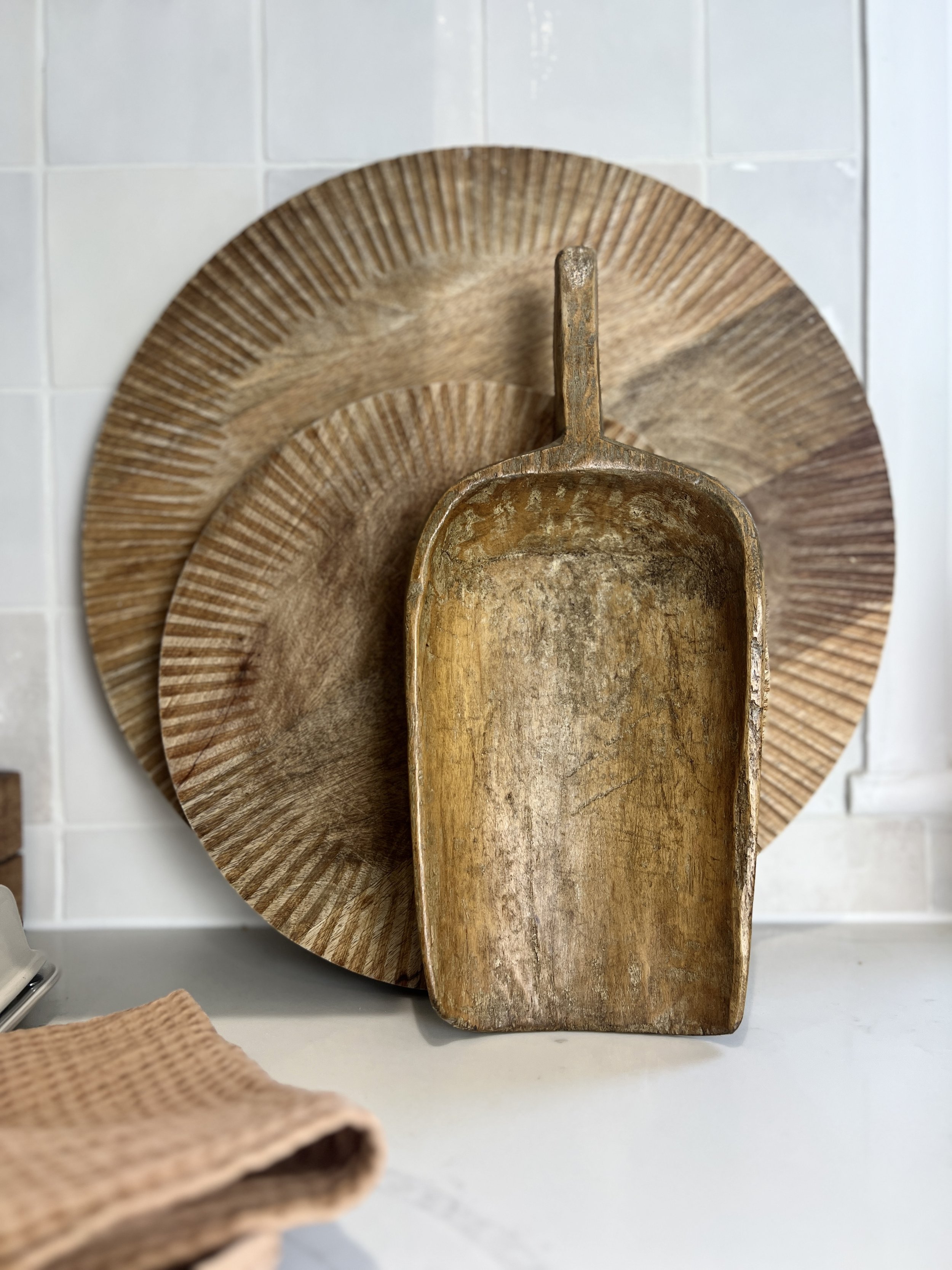 ev-home-antique-wooden-grain-scoop-1.jpg