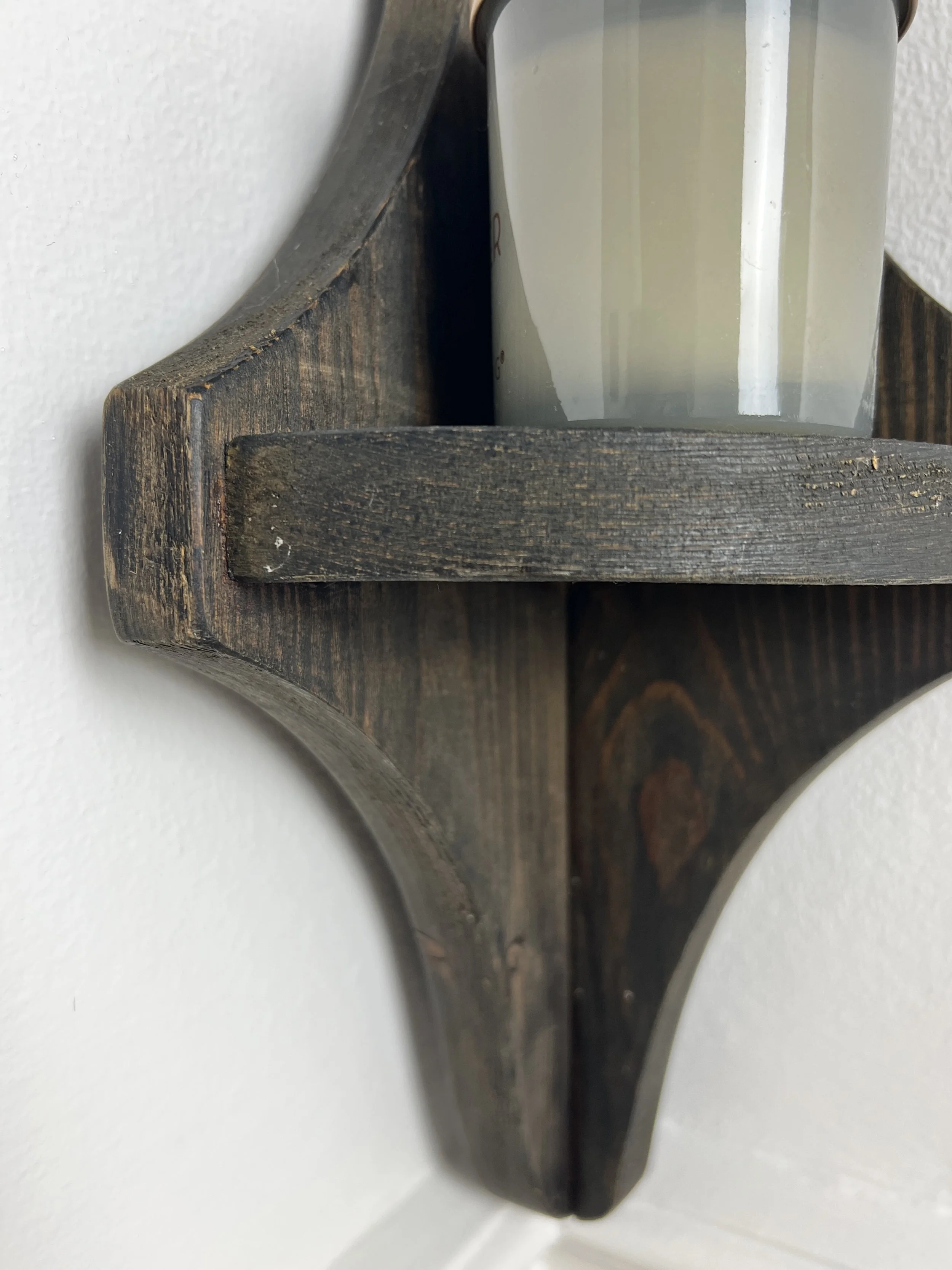 ev-home-rustic-wooden-corner-shelf-4.jpg