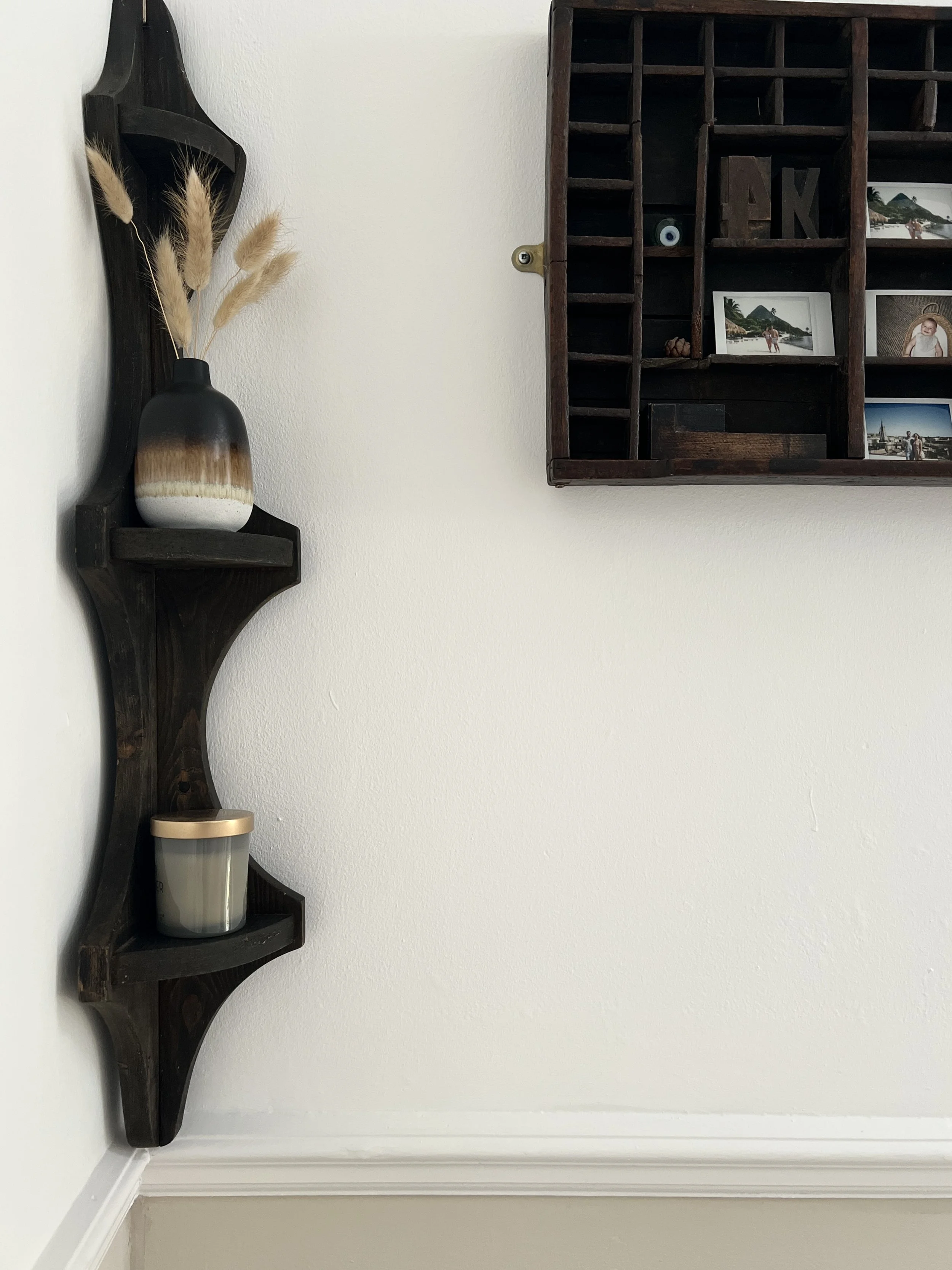 ev-home-rustic-wooden-corner-shelf-5.jpg