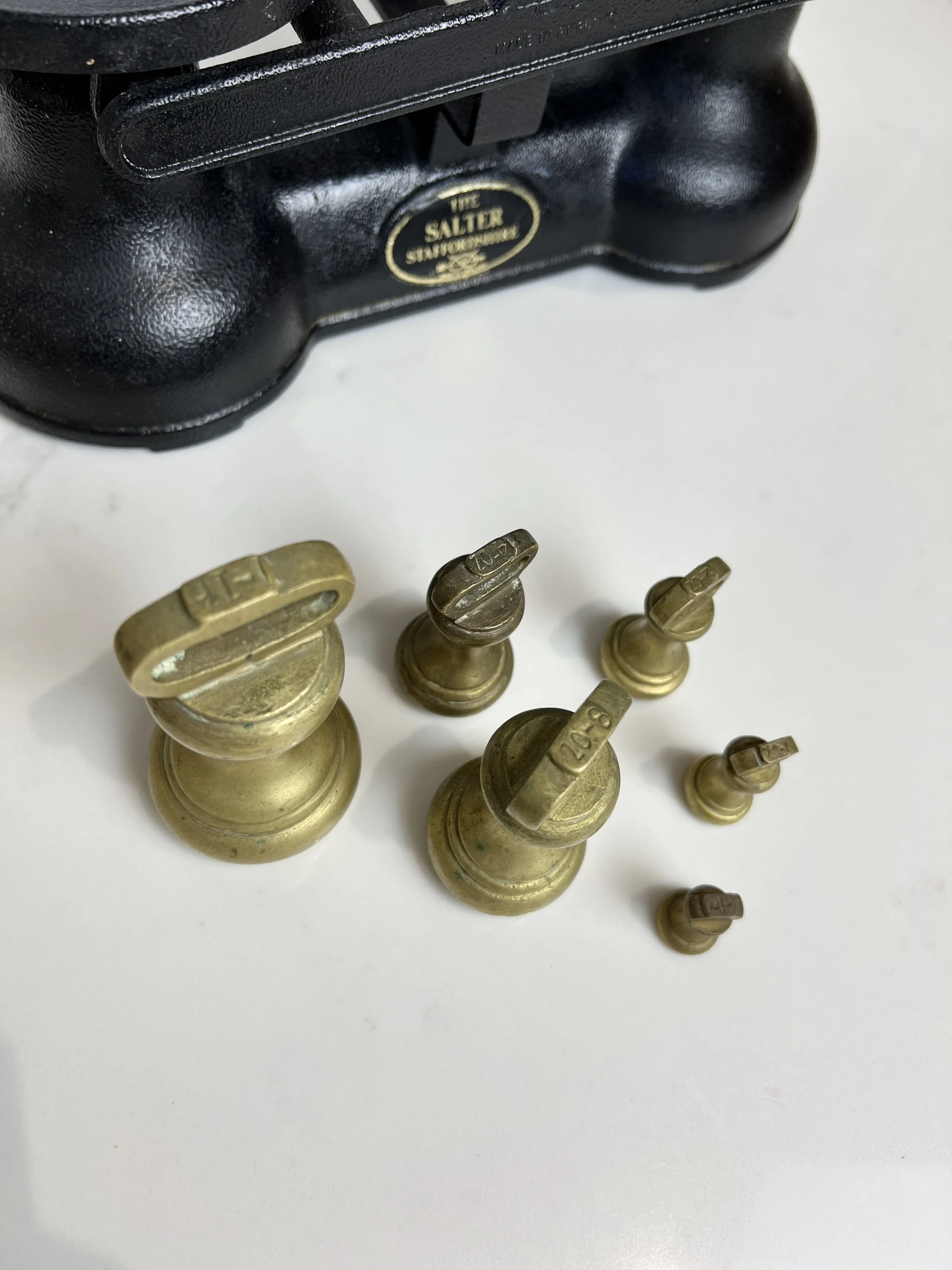 ev-home-vintage-salter-staffordshire-cast-iron-scales-brass-weights-7.jpg