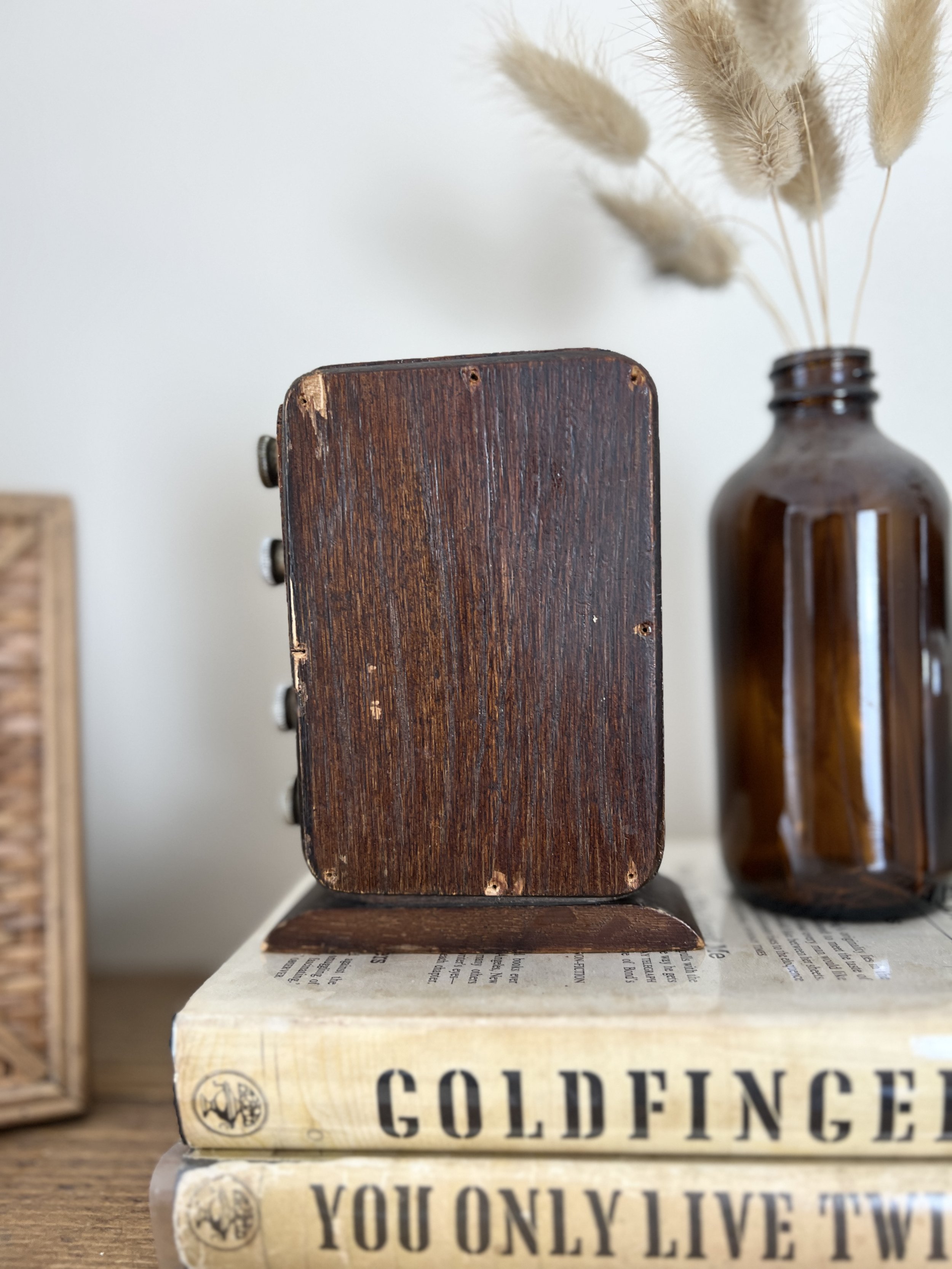ev-home-vintage-perpetual-desk-calendar-2.jpg