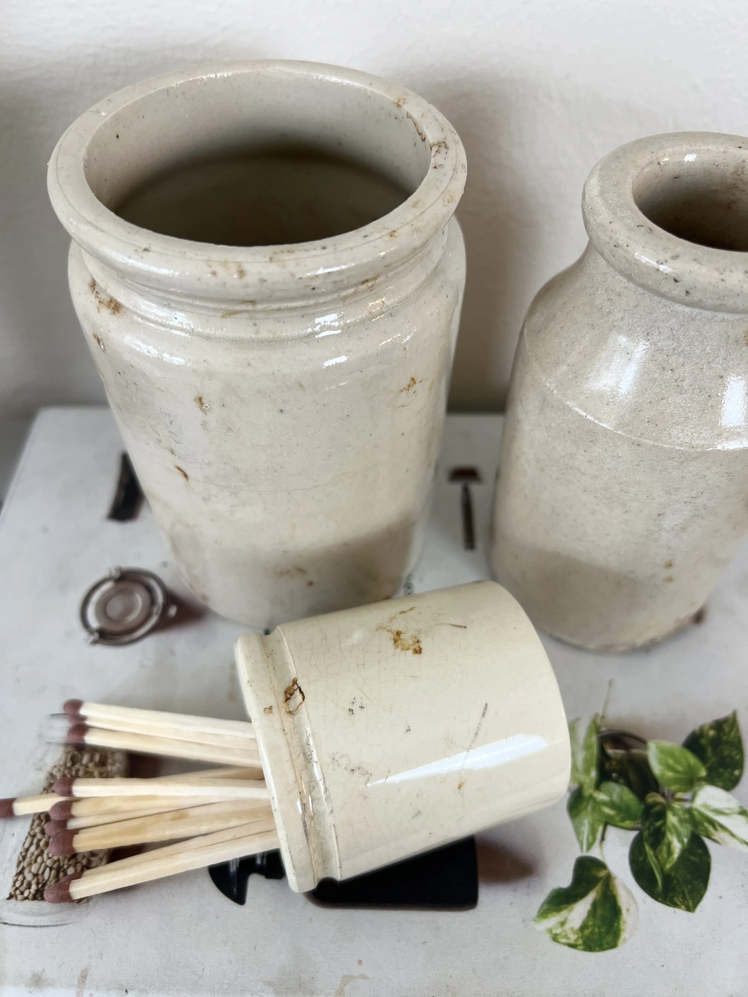 ev-home-vintage-stoneware-pot-cream-trio-A-4.jpg