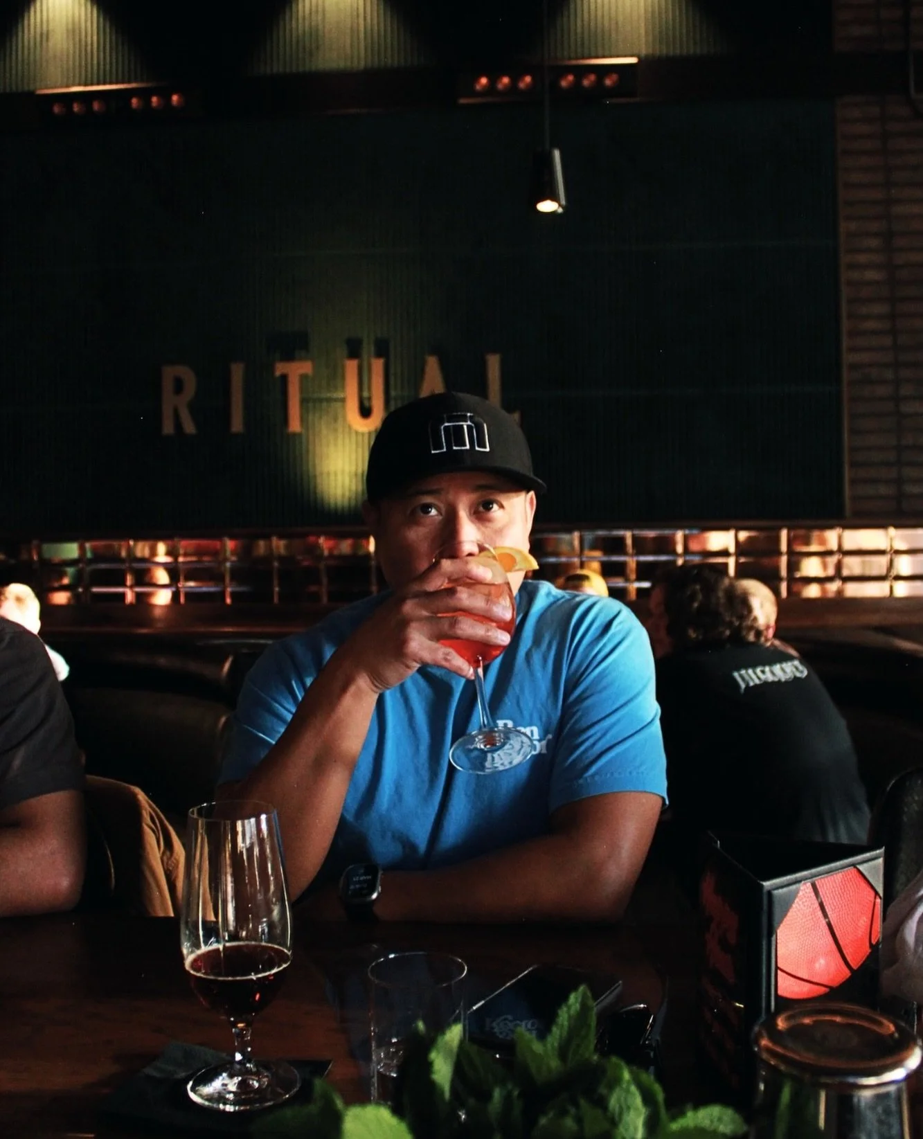 Golden hour.. in a glass 😏