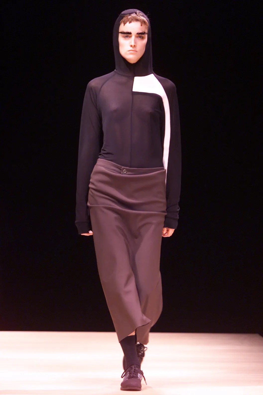 Yohji Yamamoto, Autumn/Winter 2001-2002 — My Clothing Archive Yohji Yamamoto, Autumn/Winter 2001-2002 — My Clothing Archive