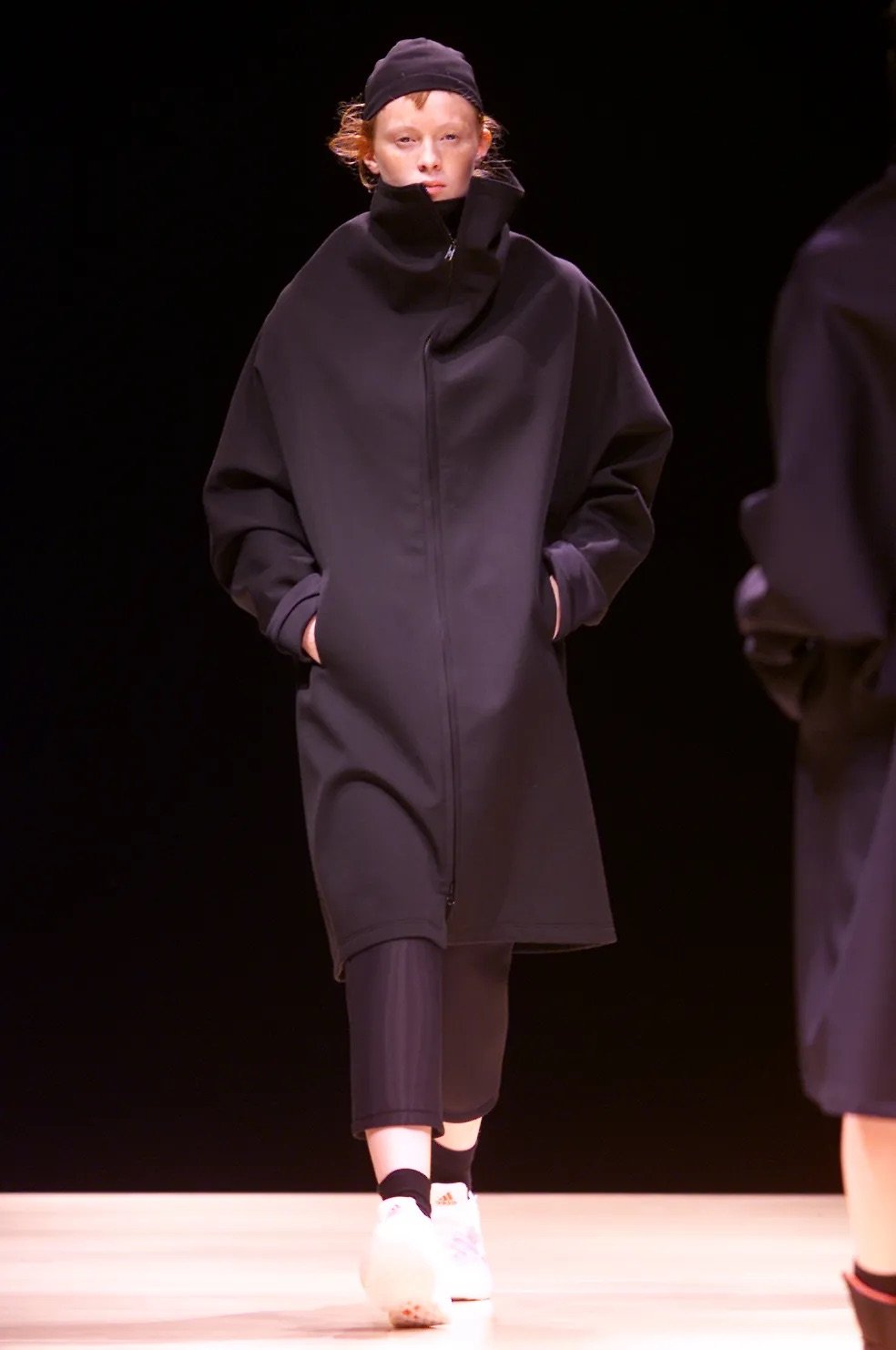 Yohji Yamamoto, Autumn/Winter 2001-2002 — My Clothing Archive Yohji Yamamoto, Autumn/Winter 2001-2002 — My Clothing Archive