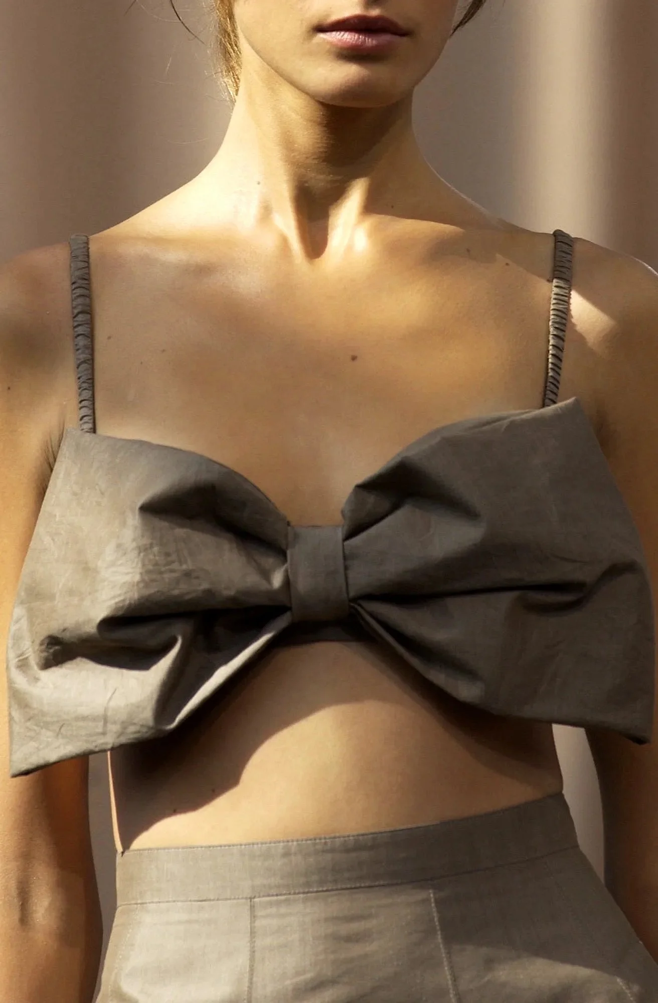 00170h-1-louis-vuitton-spring-2003-ready-to-wear-detail.jpeg