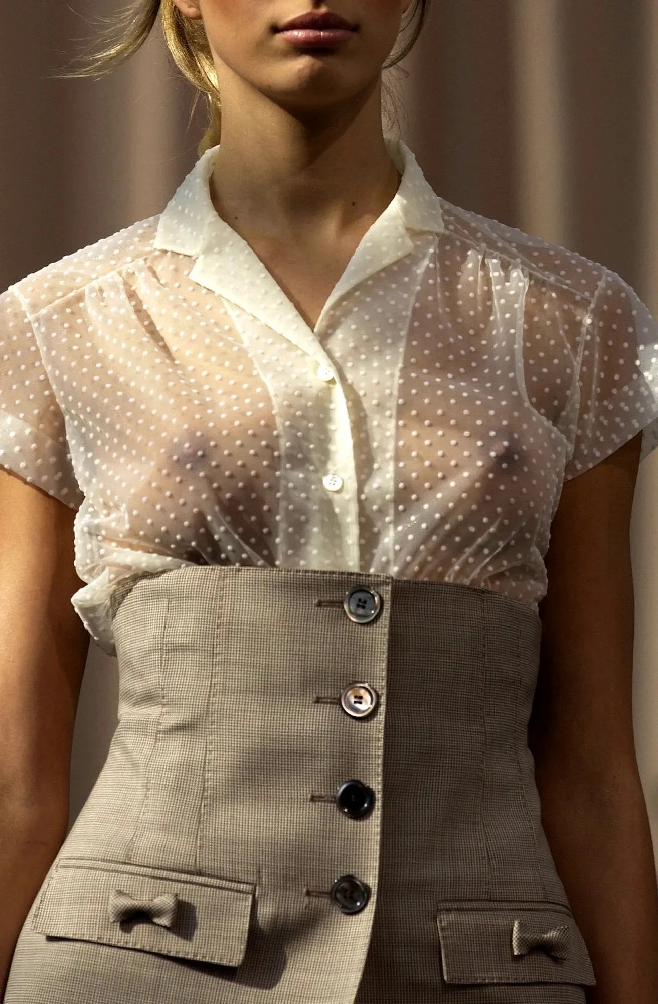 00180h-louis-vuitton-spring-2003-ready-to-wear-detail.jpeg