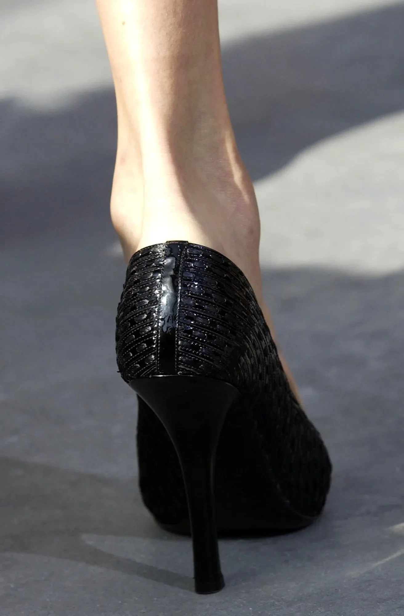 00240h-3-louis-vuitton-spring-2003-ready-to-wear-detail.jpeg