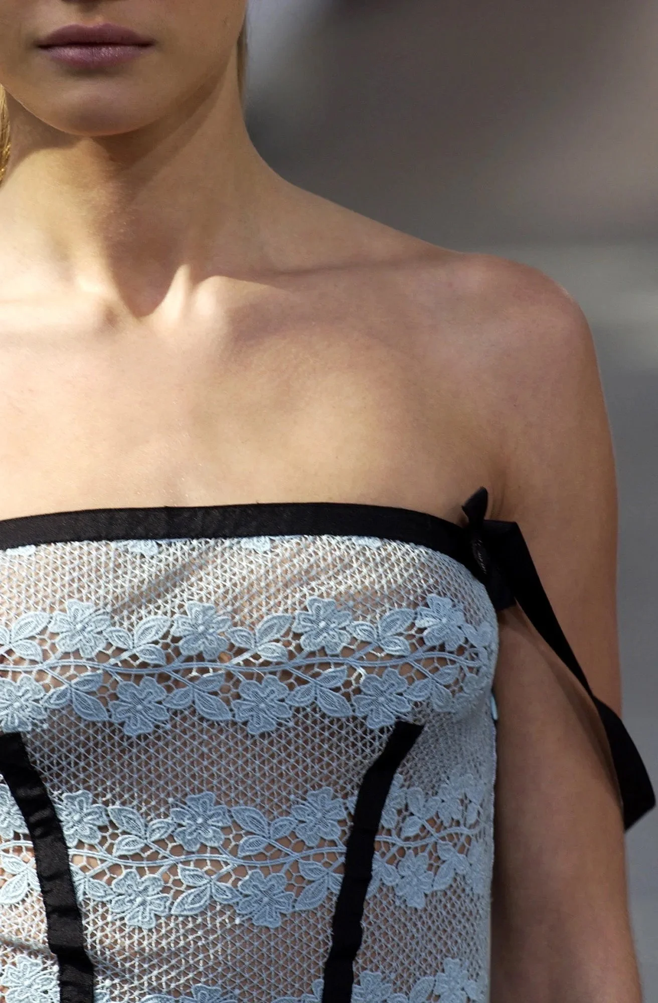 00350h-1-louis-vuitton-spring-2003-ready-to-wear-detail.jpeg