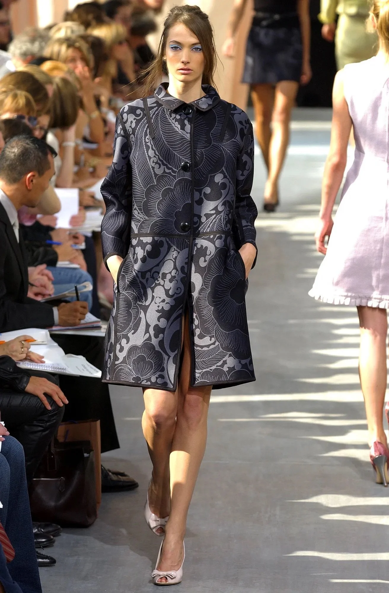 00420h-louis-vuitton-spring-2003-ready-to-wear-jessica-miller.jpeg
