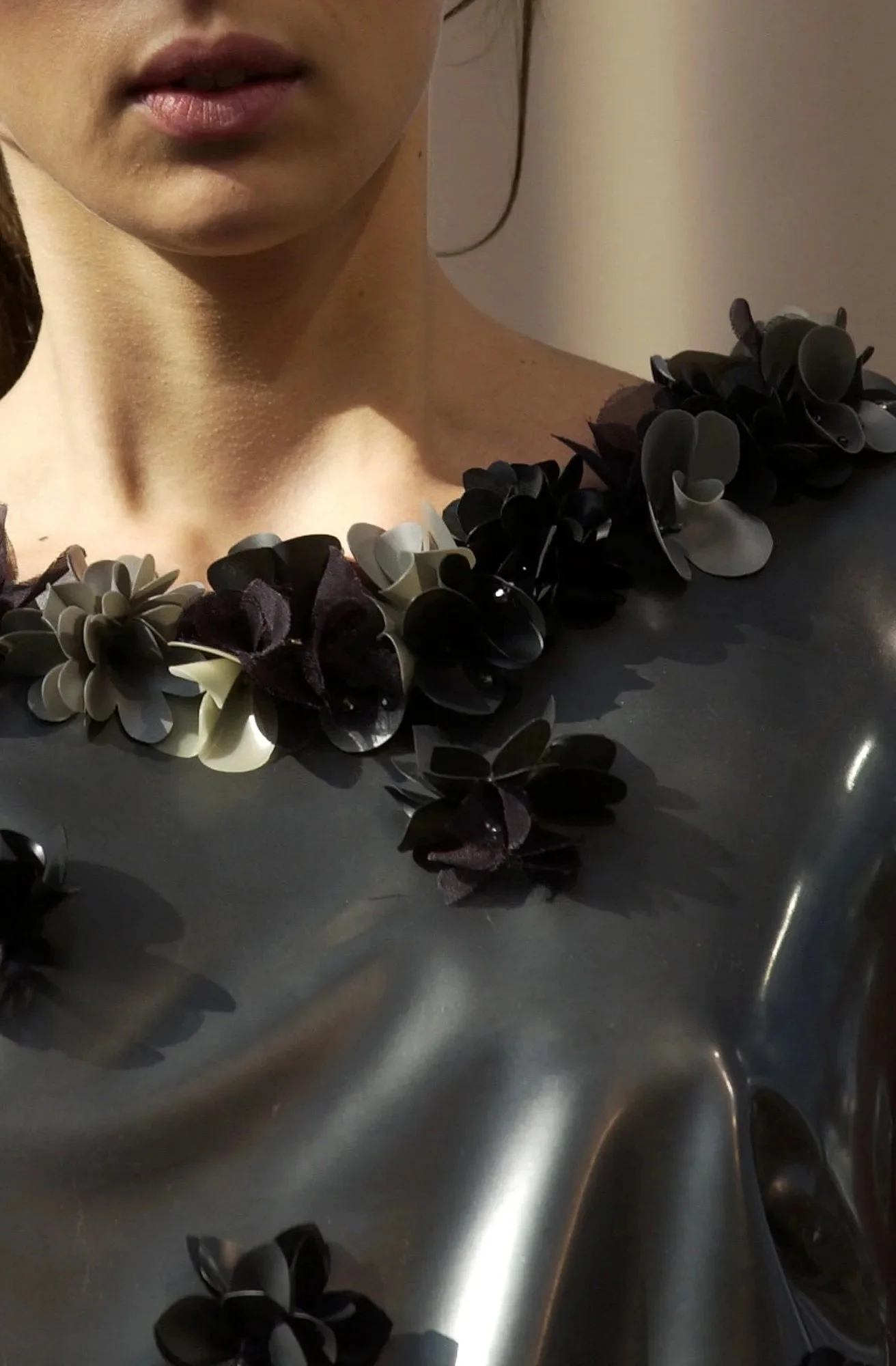 00600h-1-louis-vuitton-spring-2003-ready-to-wear-detail.jpeg