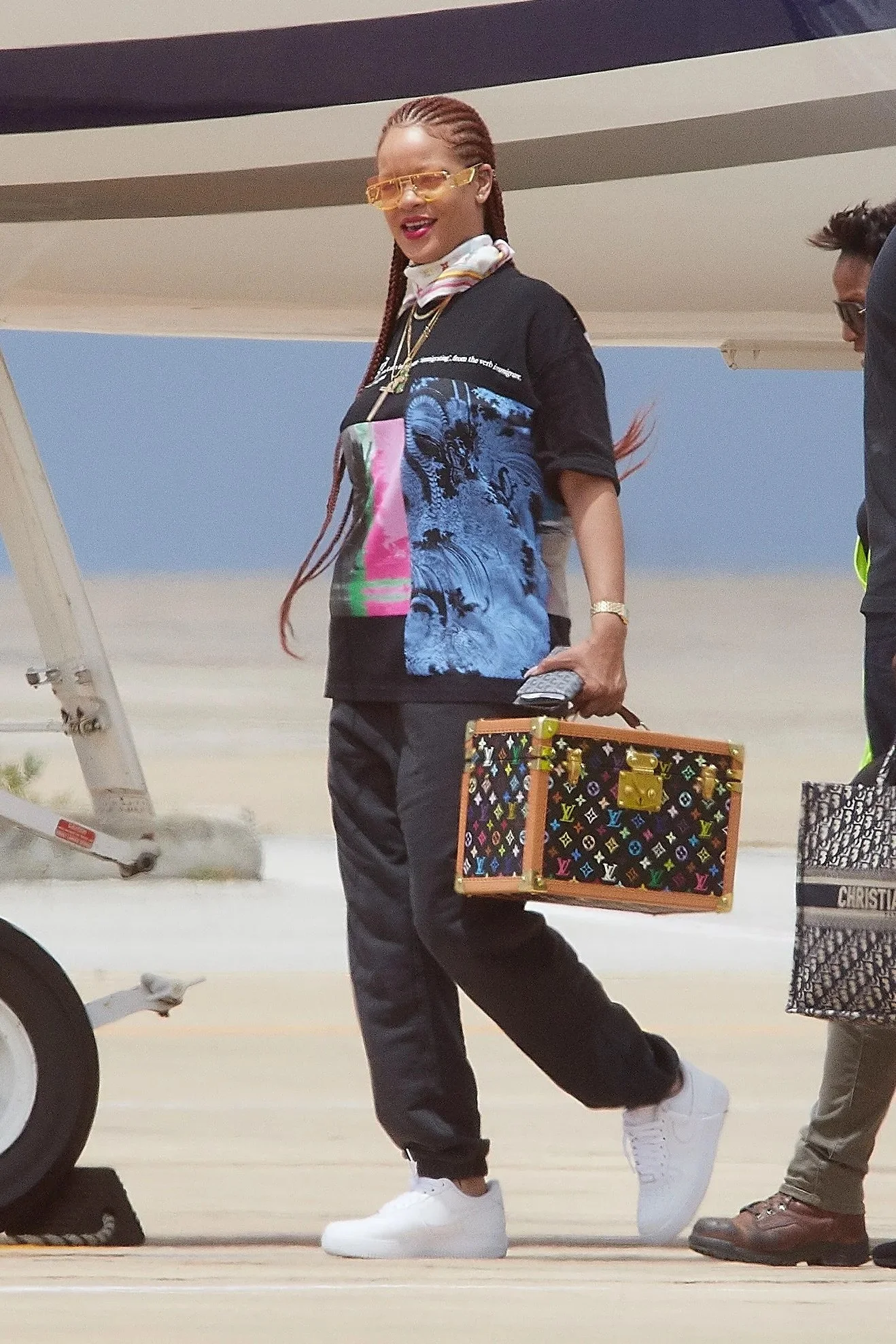 Rihanna LV  2.jpeg