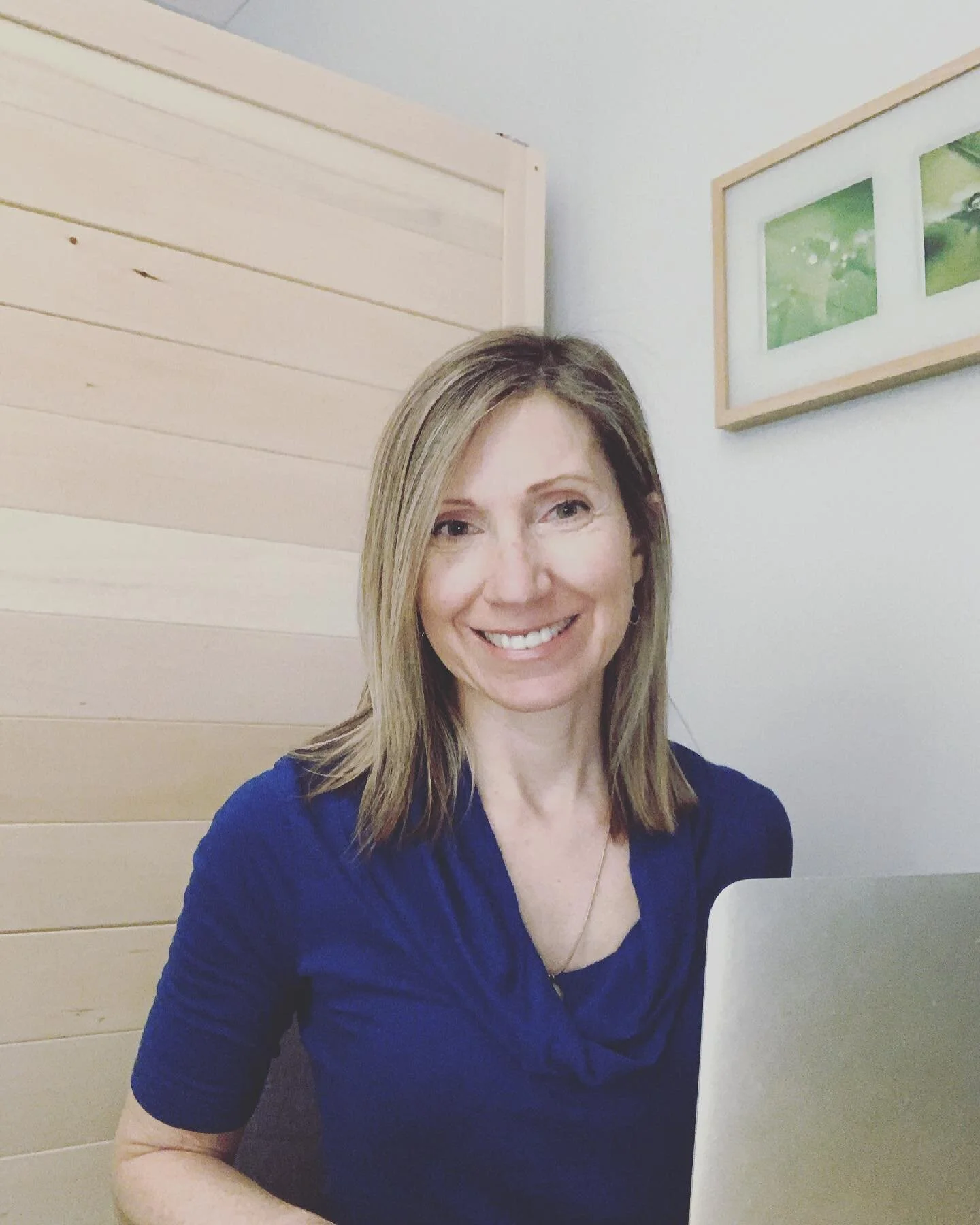 Over 35 year old girlfriends - listen in. 
.
.
Are you taking magnesium?
.
If there is one new habit you create for yourself this year, please take magnesium!
.
Magnesium is involved in hundreds of biochemical reactions in your body.  And according t