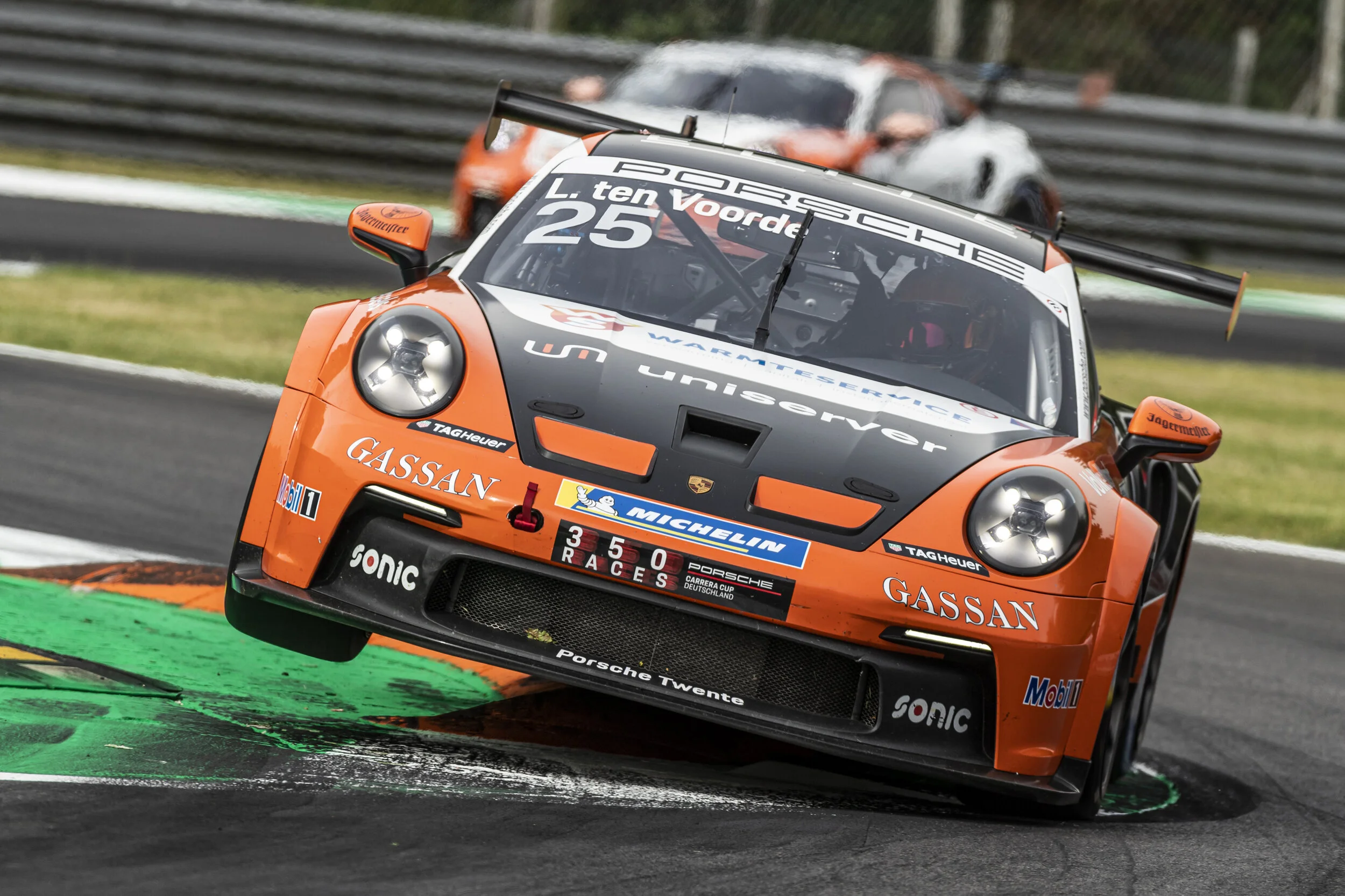 Larry ten Voorde wins in Monza, Carlos Rivas sets a new record