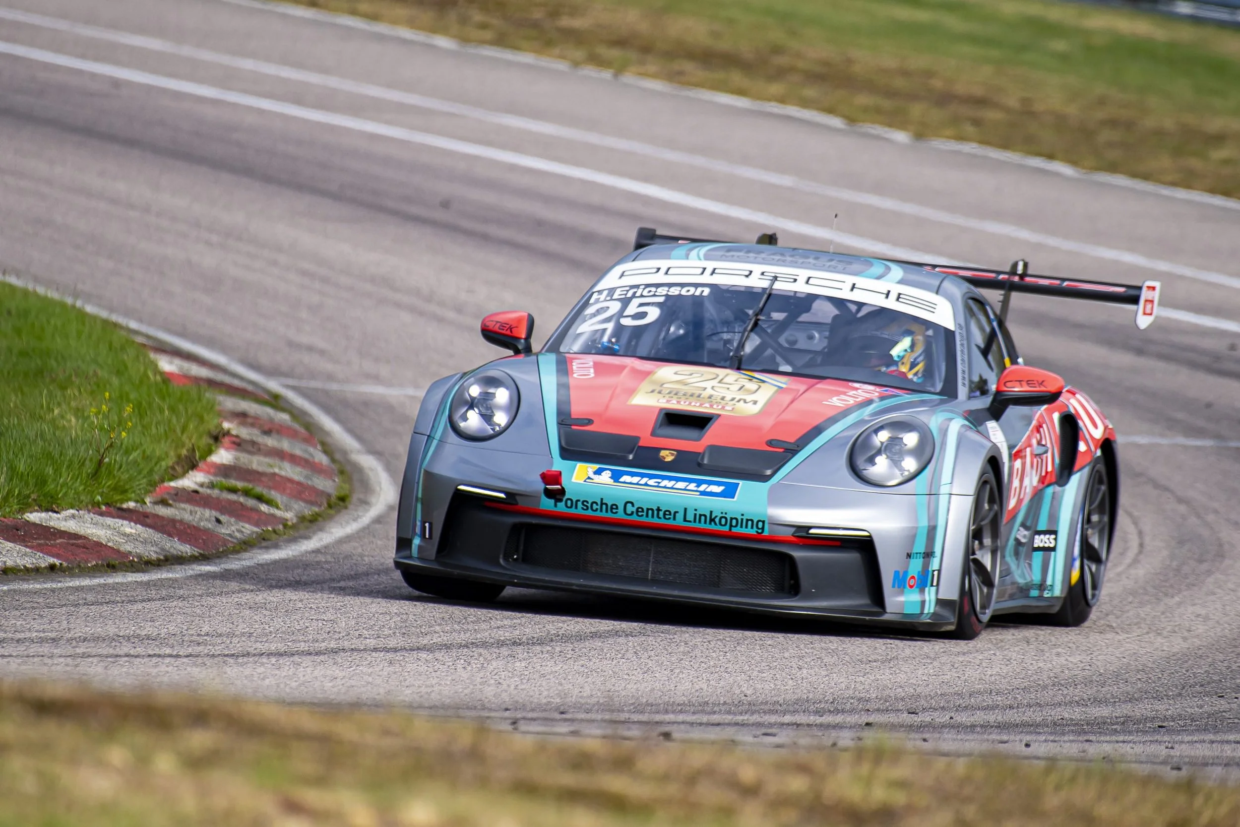 Ericsson at the top both in IndyCar and in Porsche Carrera Cup Scandinavia