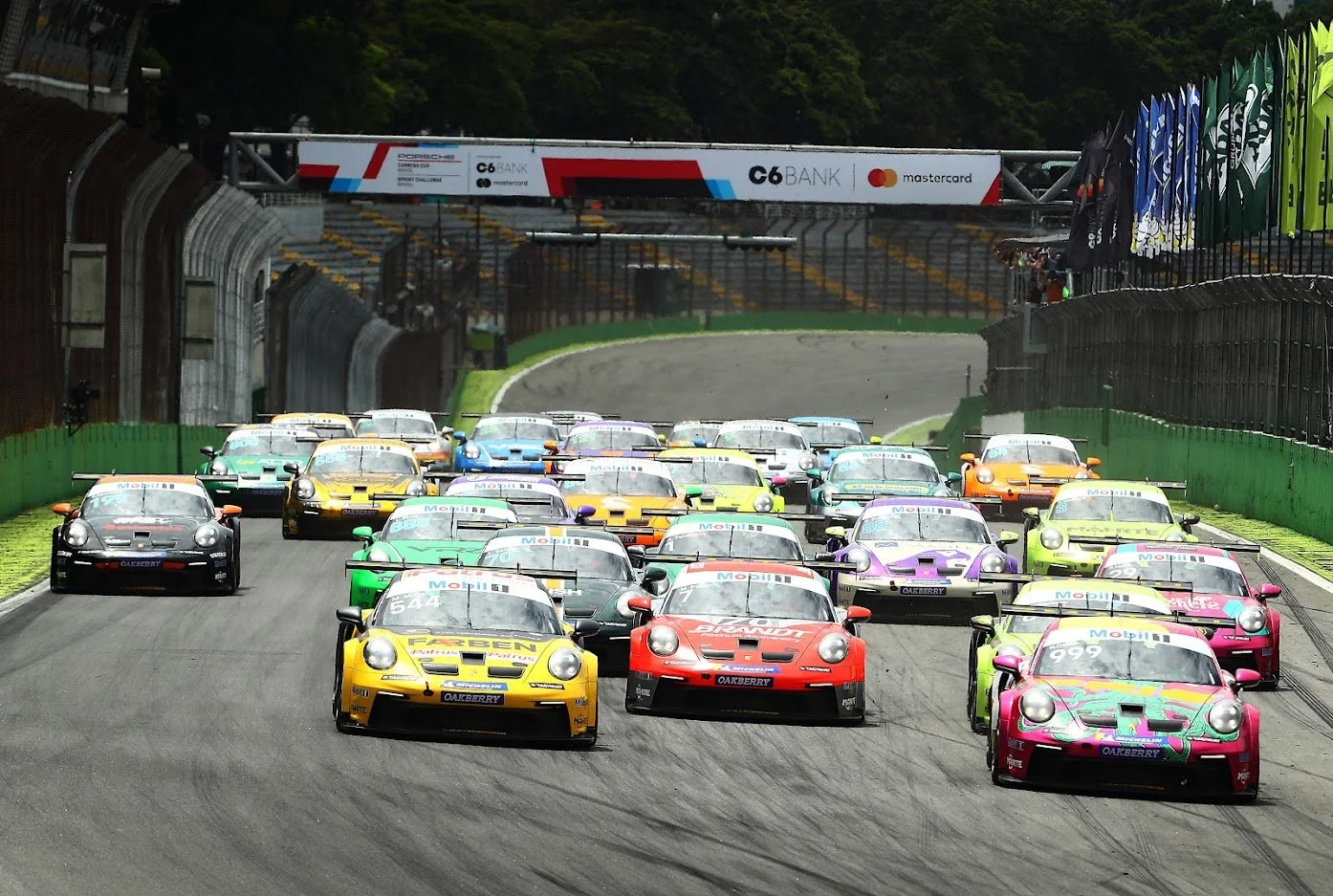 Porsche Cup C6 Bank Mastercard and Ipiranga renew agreement and Ipimax Gasoline is the official fuel of the 2023 season