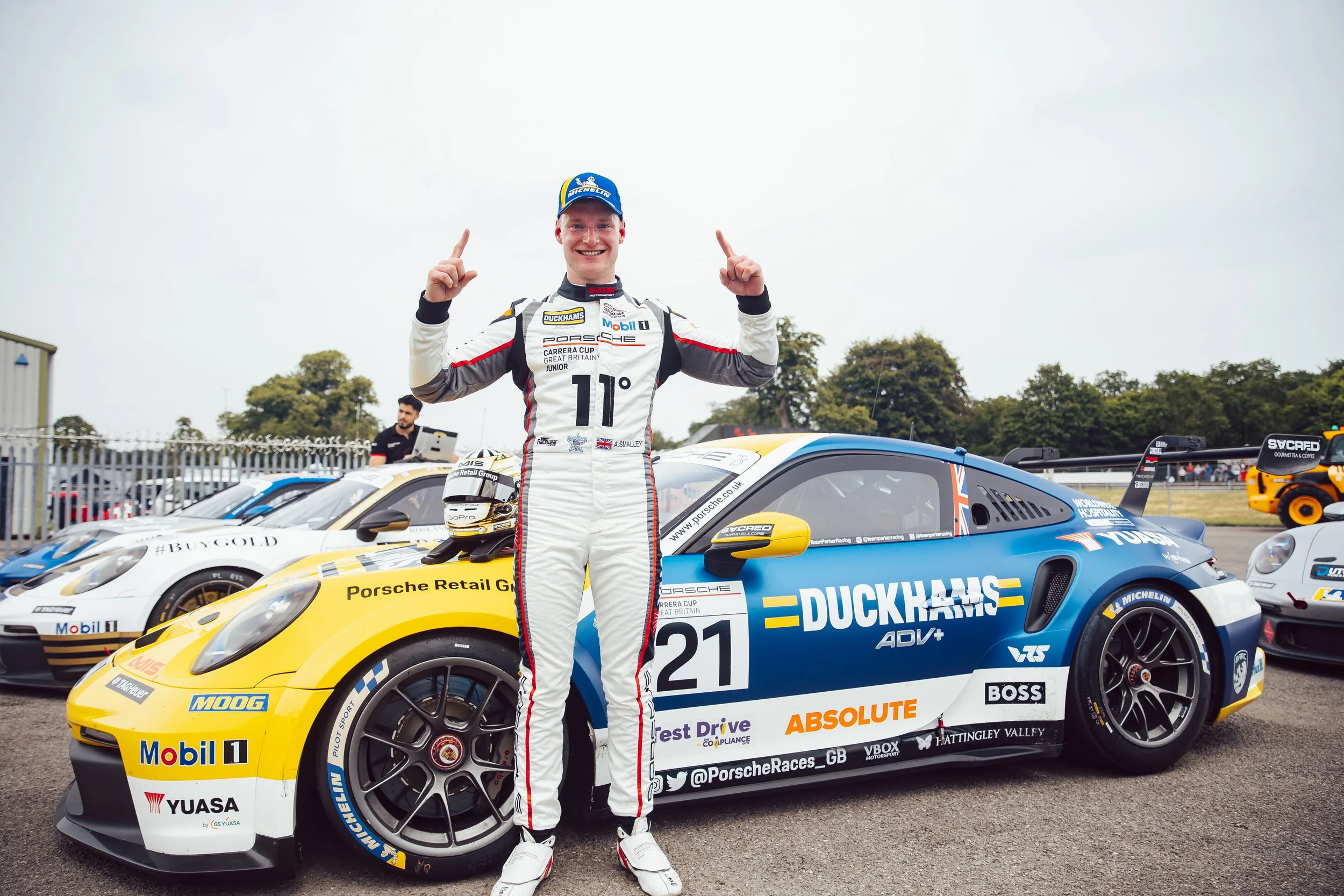 Duckhams Yuasa Racing extends Carrera Cup GB championship lead at Oulton Park