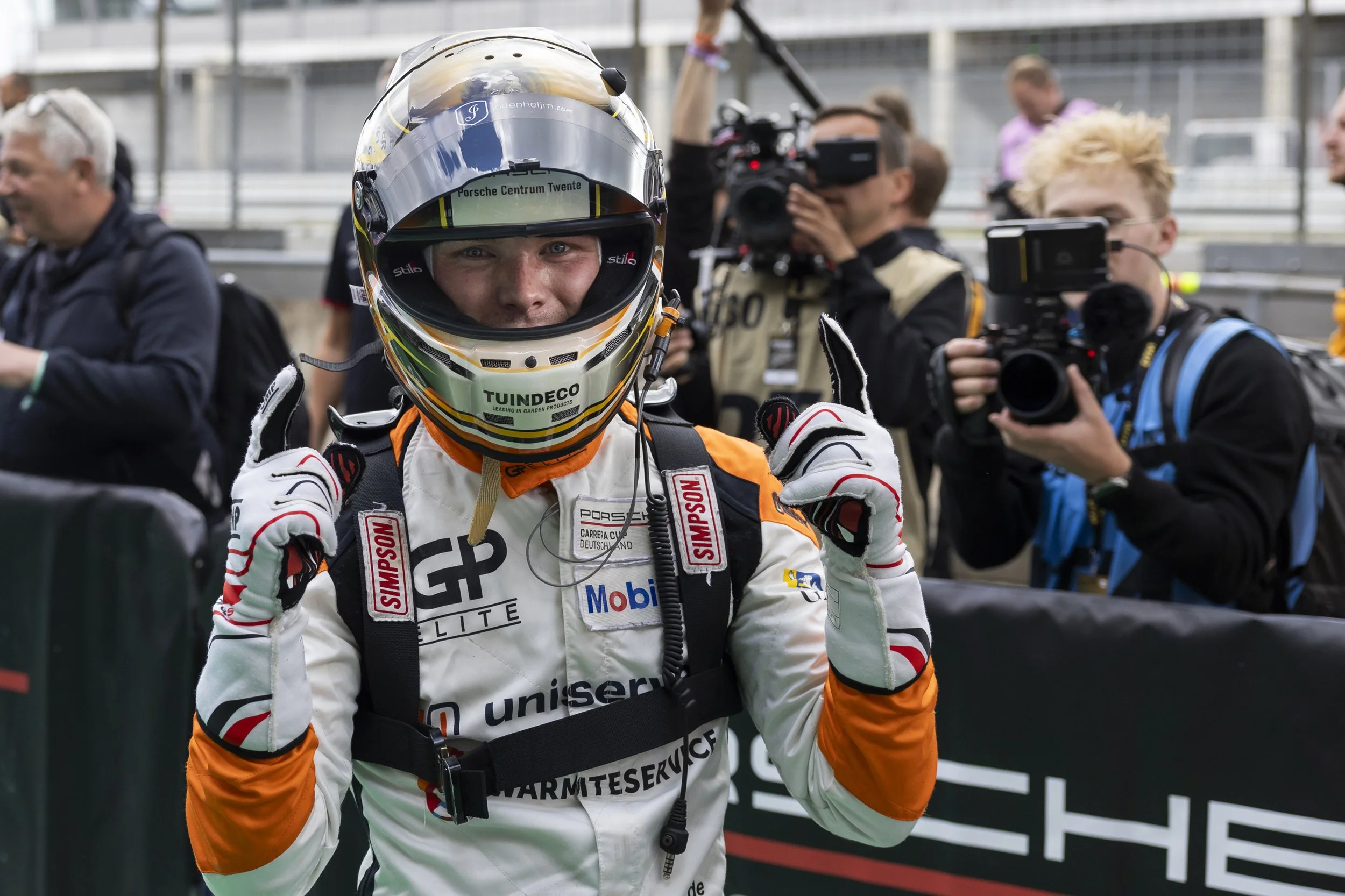Commanding lights-to-flag victory for Larry ten Voorde