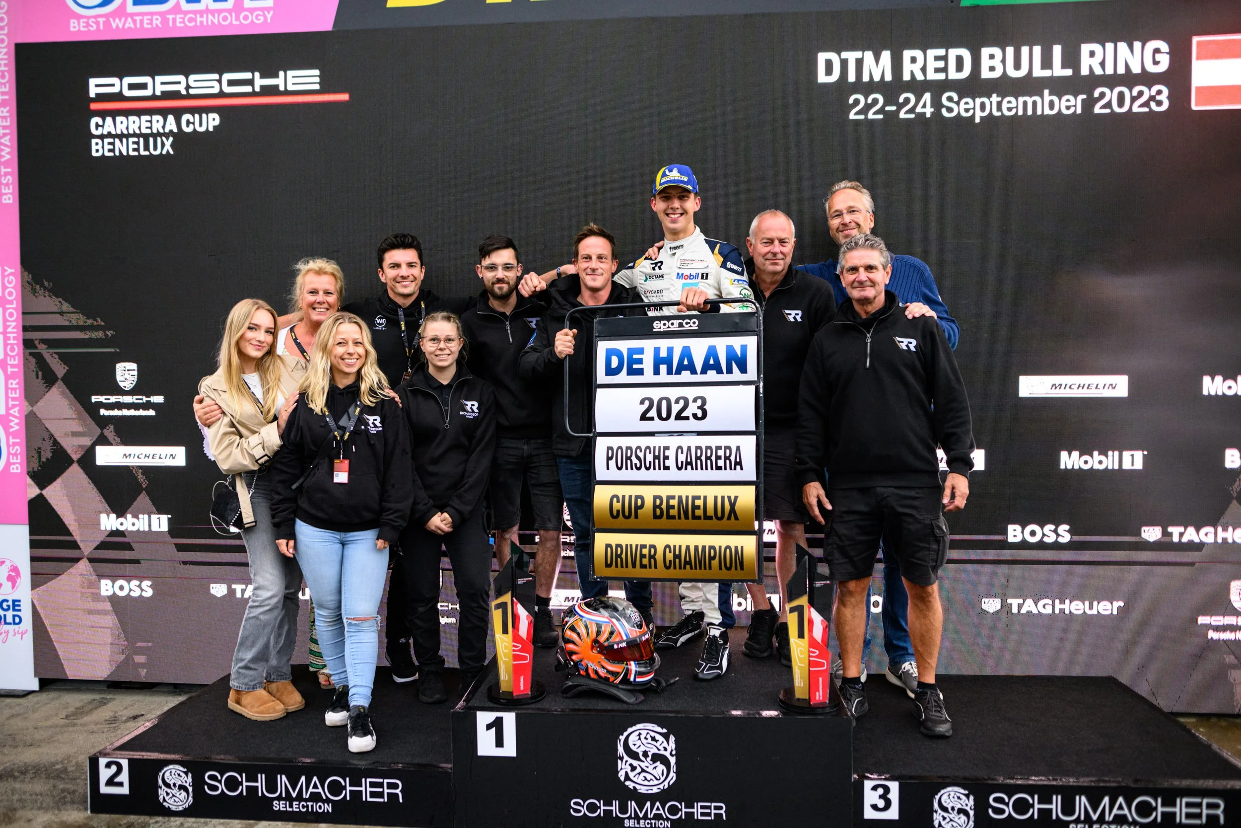 Robert de Haan in the colors of Richardson Racing, the new champion in the Porsche Carrera Cup Benelux.