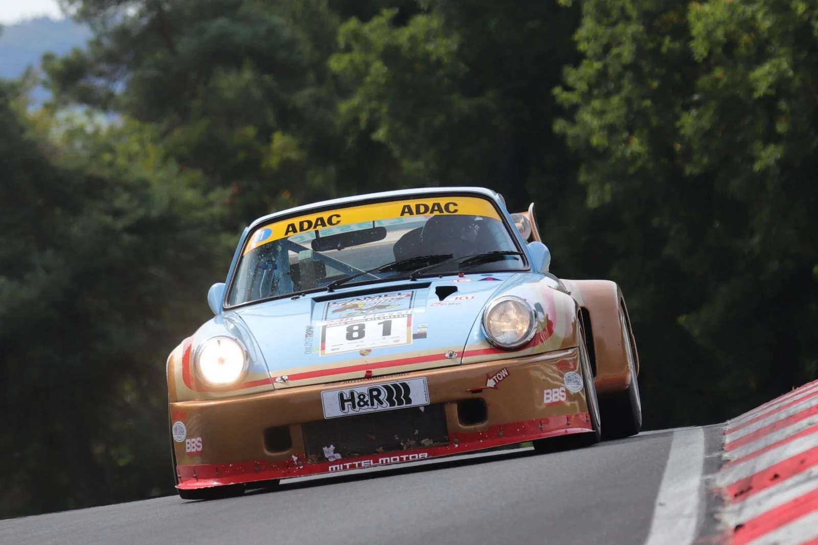 Team Joos Sportwagentechnik takes second place in ADAC 1000km race