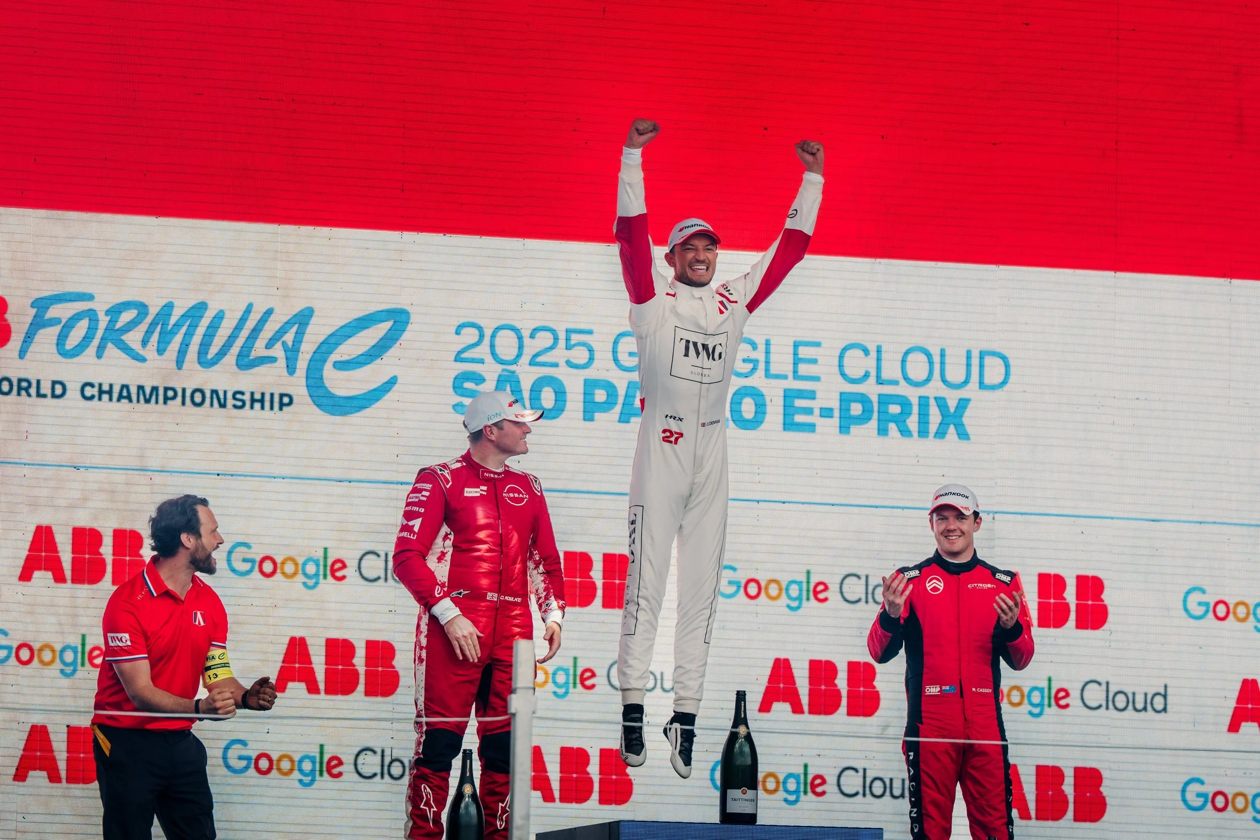 Jake Dennis wins season opener for Porsche customer team Andretti