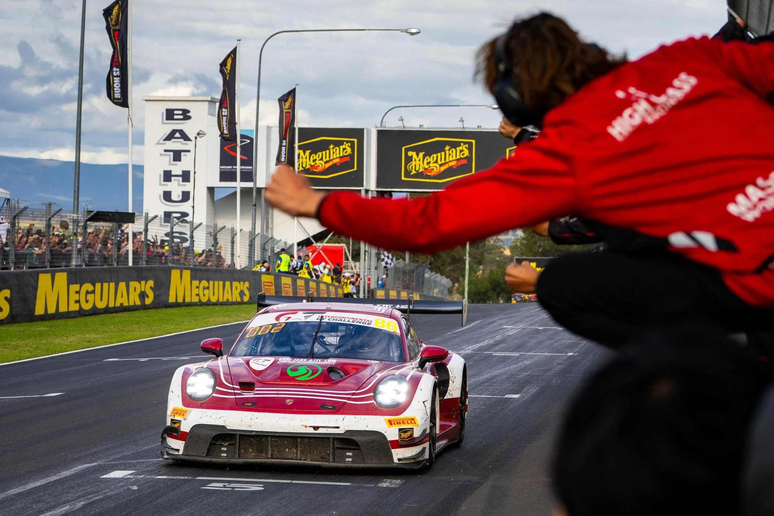 Porsche clinches sensational second place at Bathurst 12 Hour