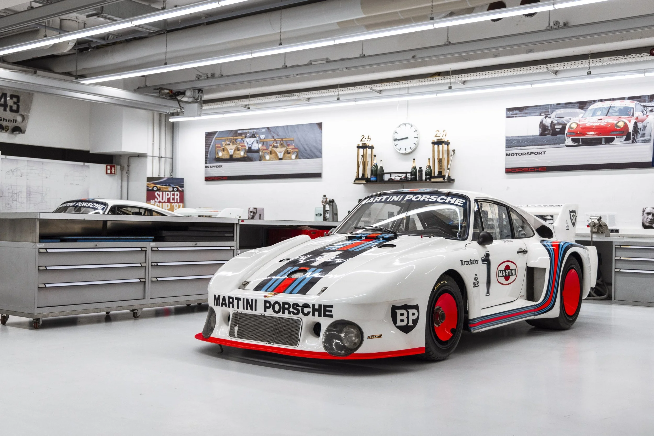 “Porsche Heritage Moments” brings together five variants of the 935 for the first time