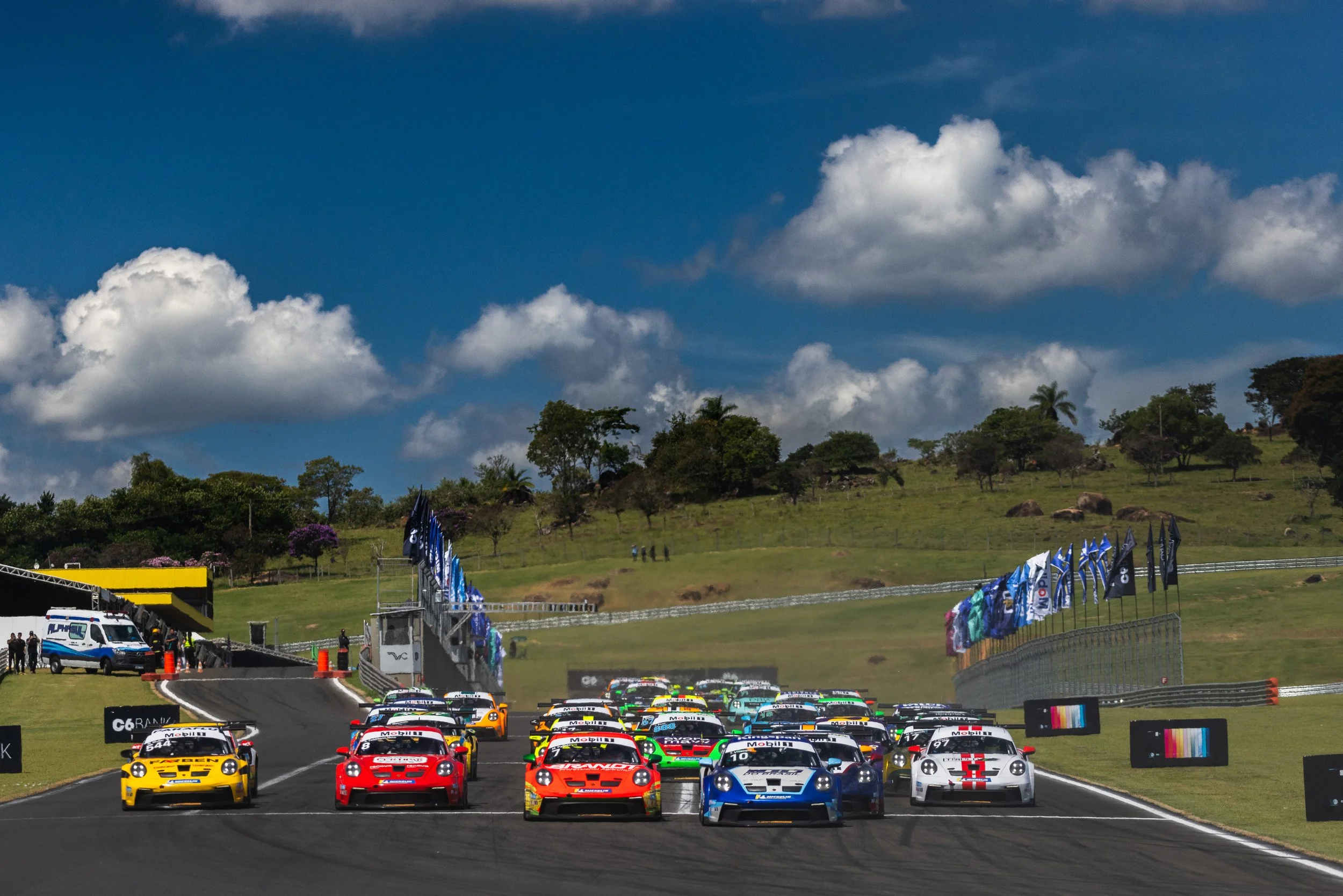 Muller Leads the Way as Porsche One-Make Action Heats Up at Velocitta