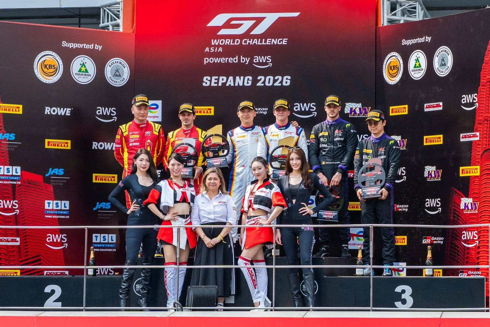 Fantastic double victory for Porsche in GT World Challenge Asia
