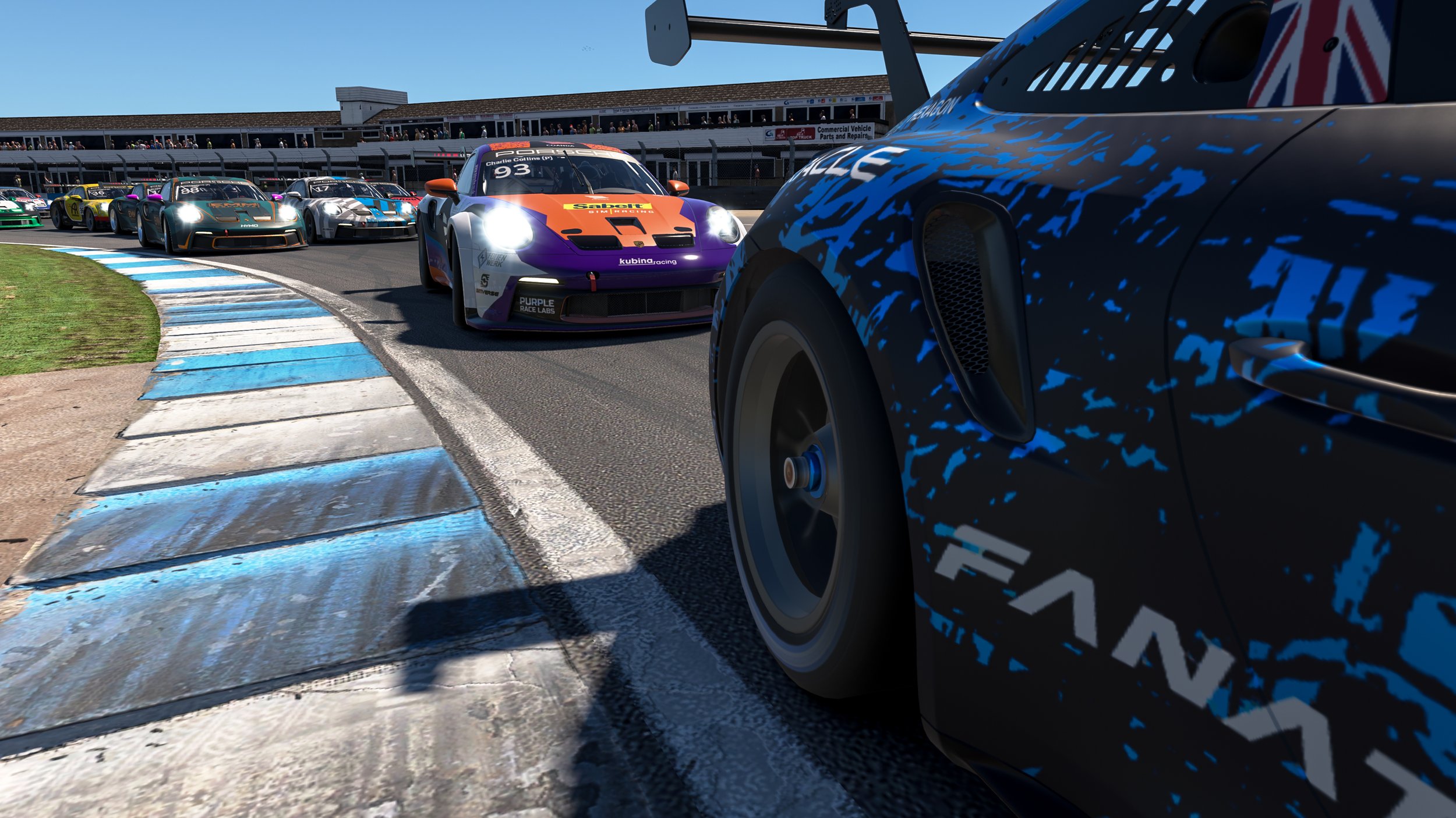 Donington Park races send championship battles down to the wire