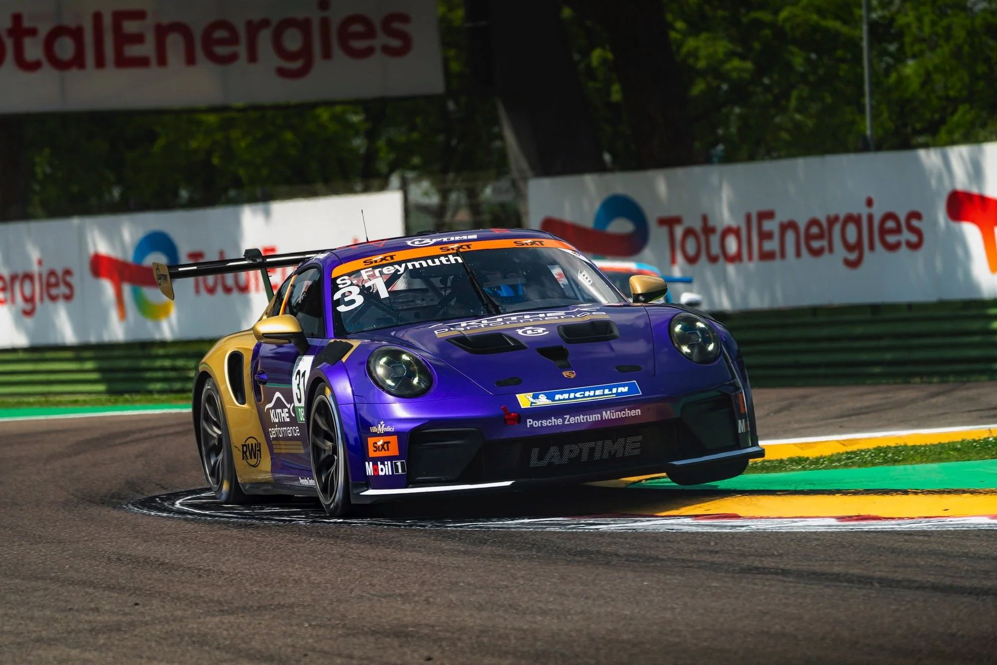 Laptime performance with season opener in the Carrera Cup Deutschland