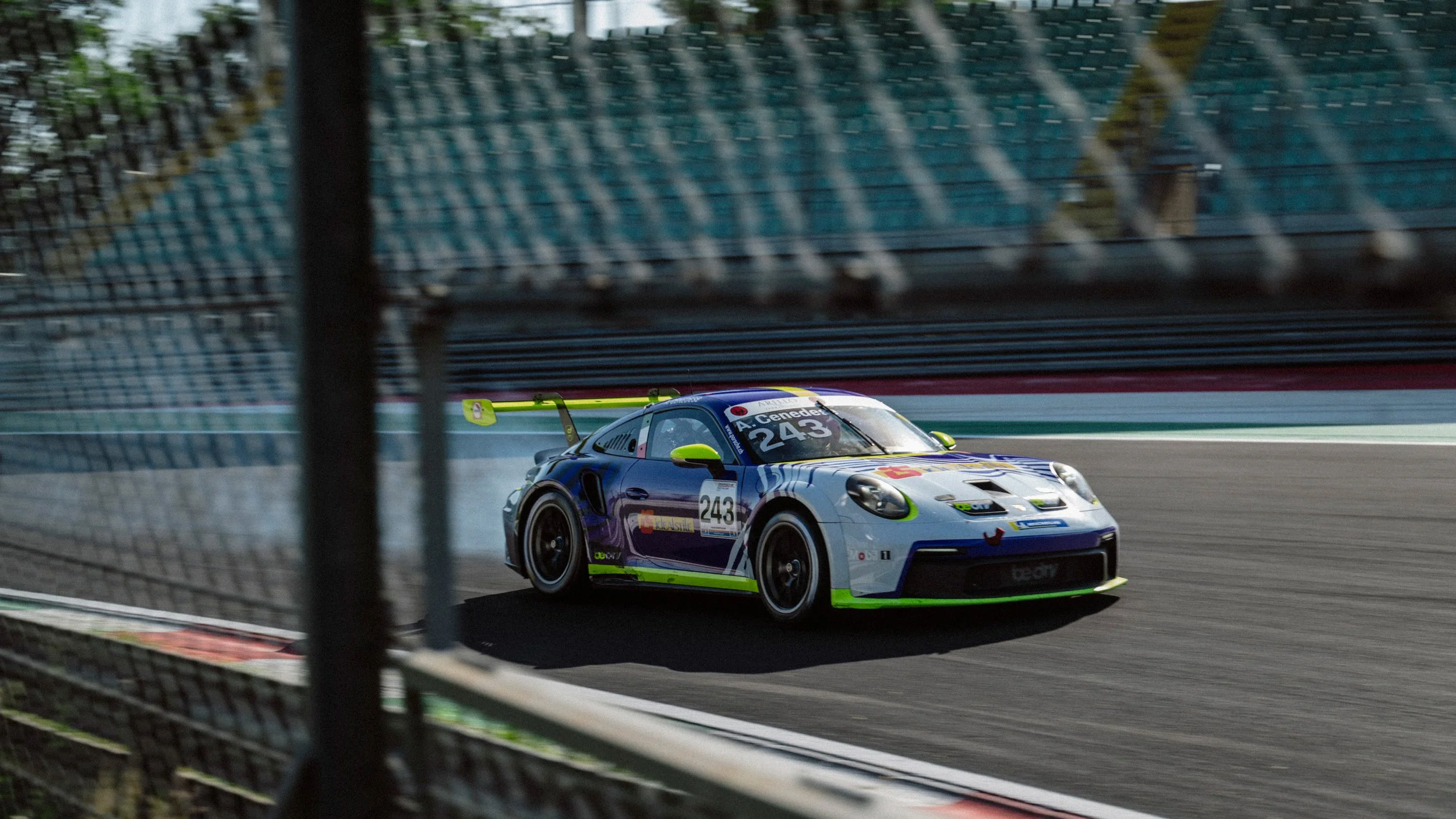 Jack Sherwood and Felix Neuhofer share GT3 Cup victories
