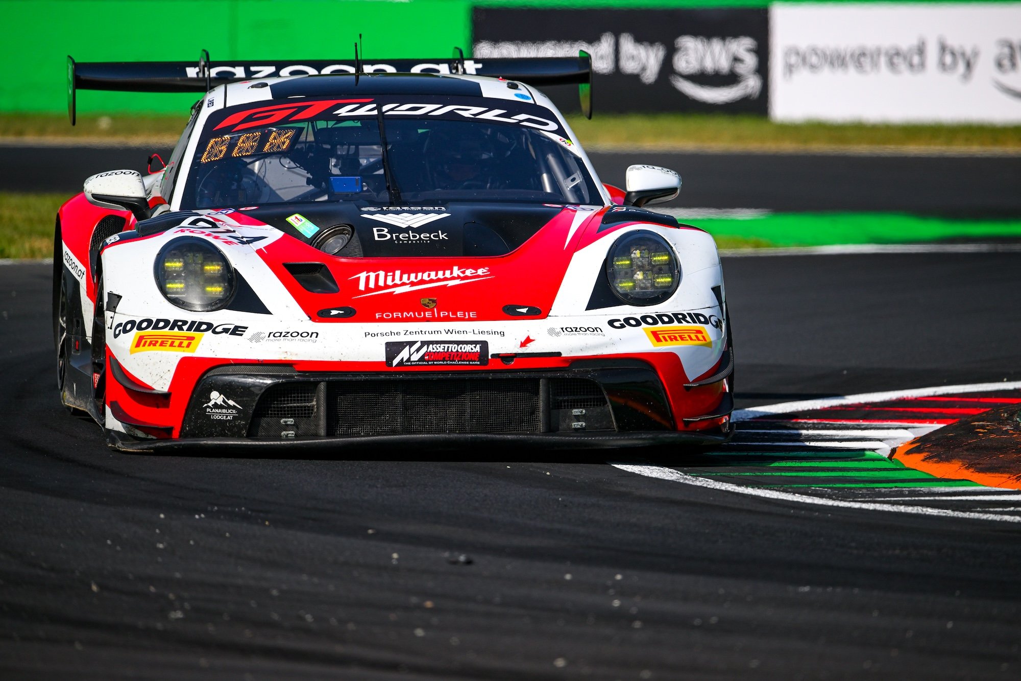 Challenging weekend across three racing series at Monza for razoon