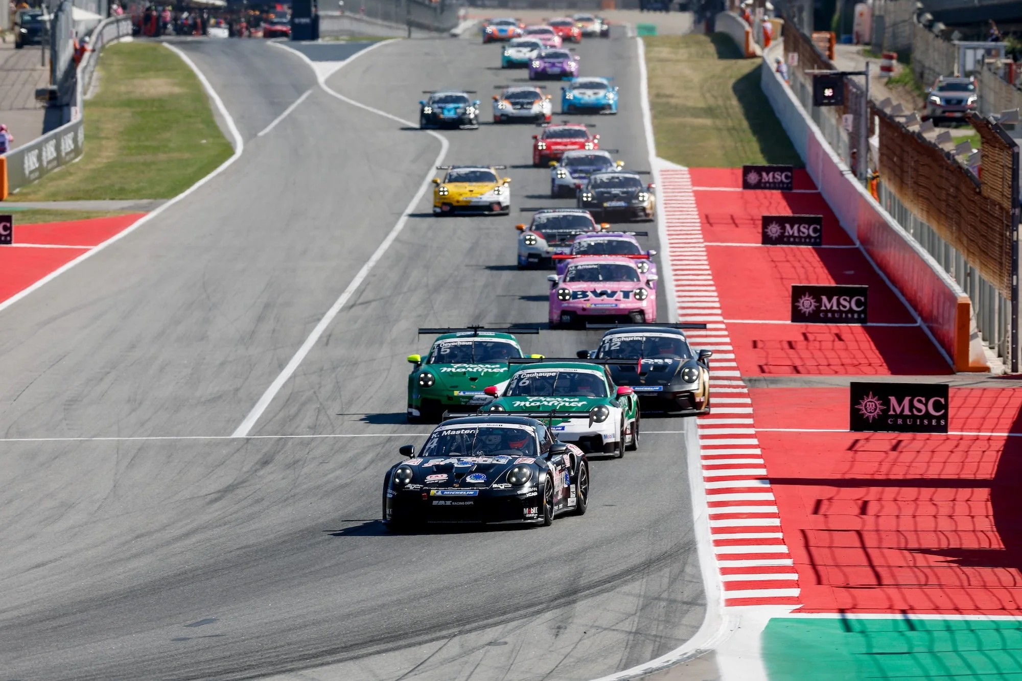 Pole-Position and fighting spirit in Barcelona