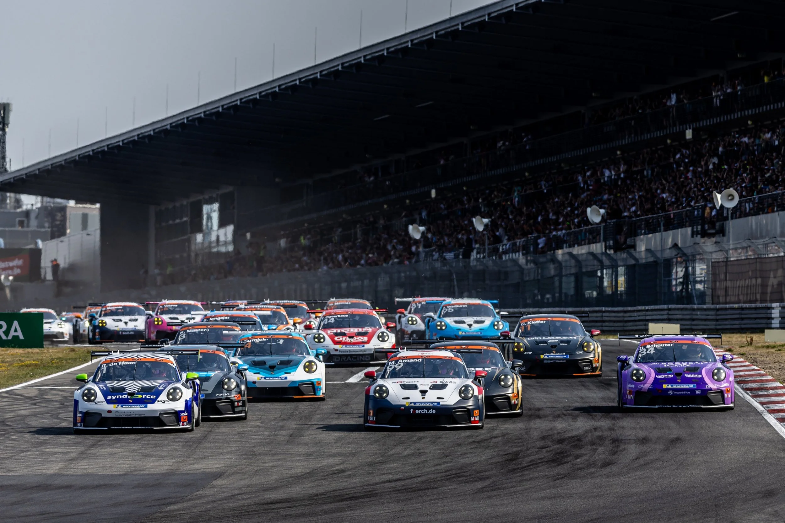 Robert de Haan keeps his cool in Eifel heat