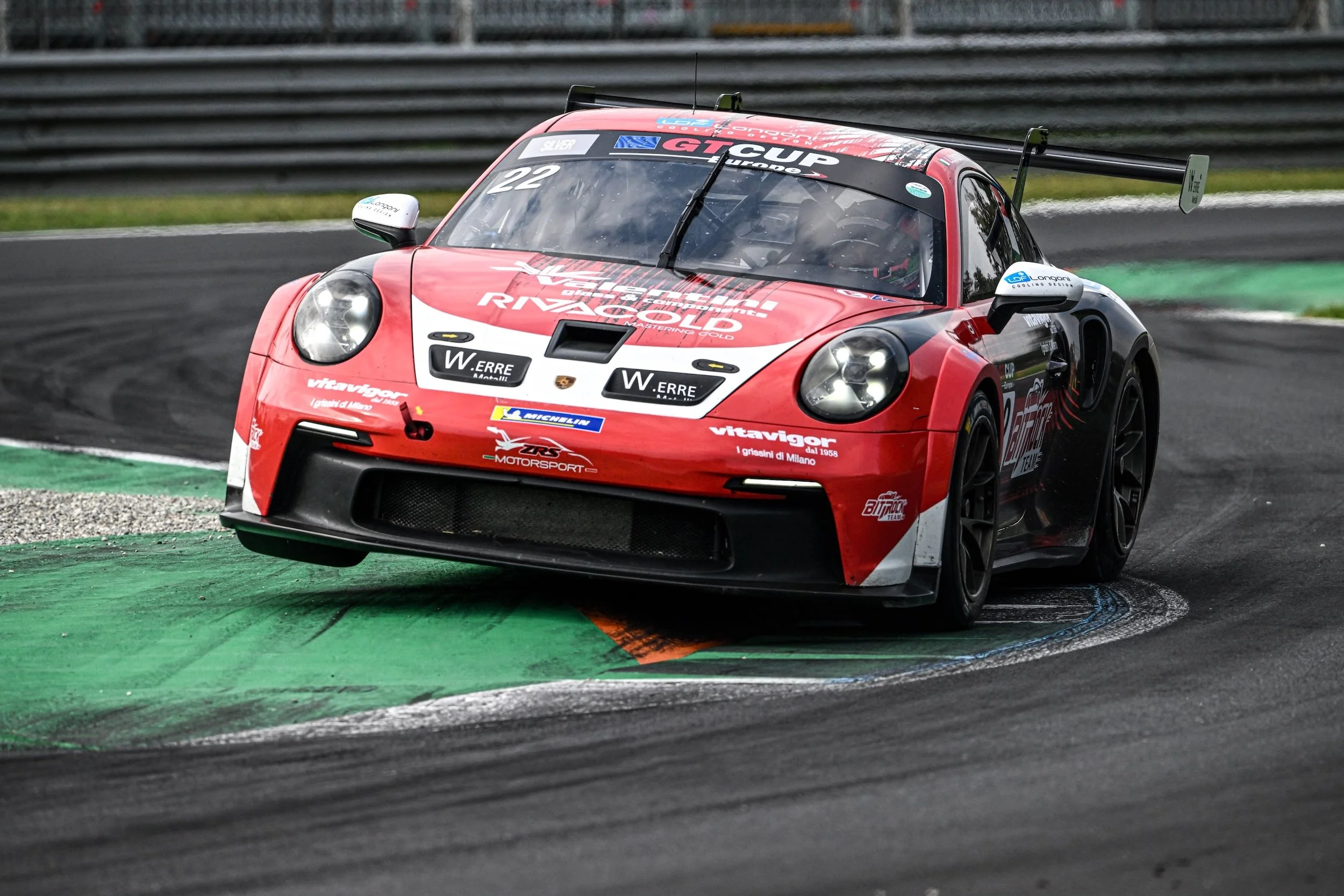 Longoni goes to Barcelona aiming to secure top three finish