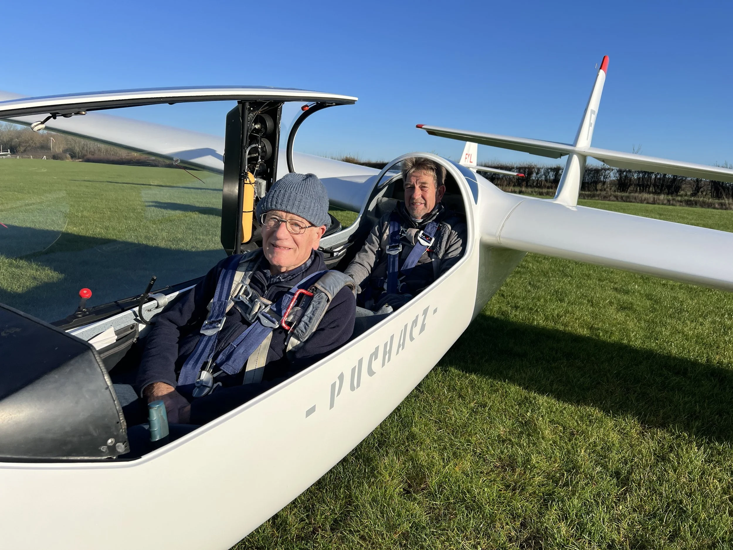 Our chairman, Frank, running a "check flight" for Colin, one of our Introductory Flight Pilots