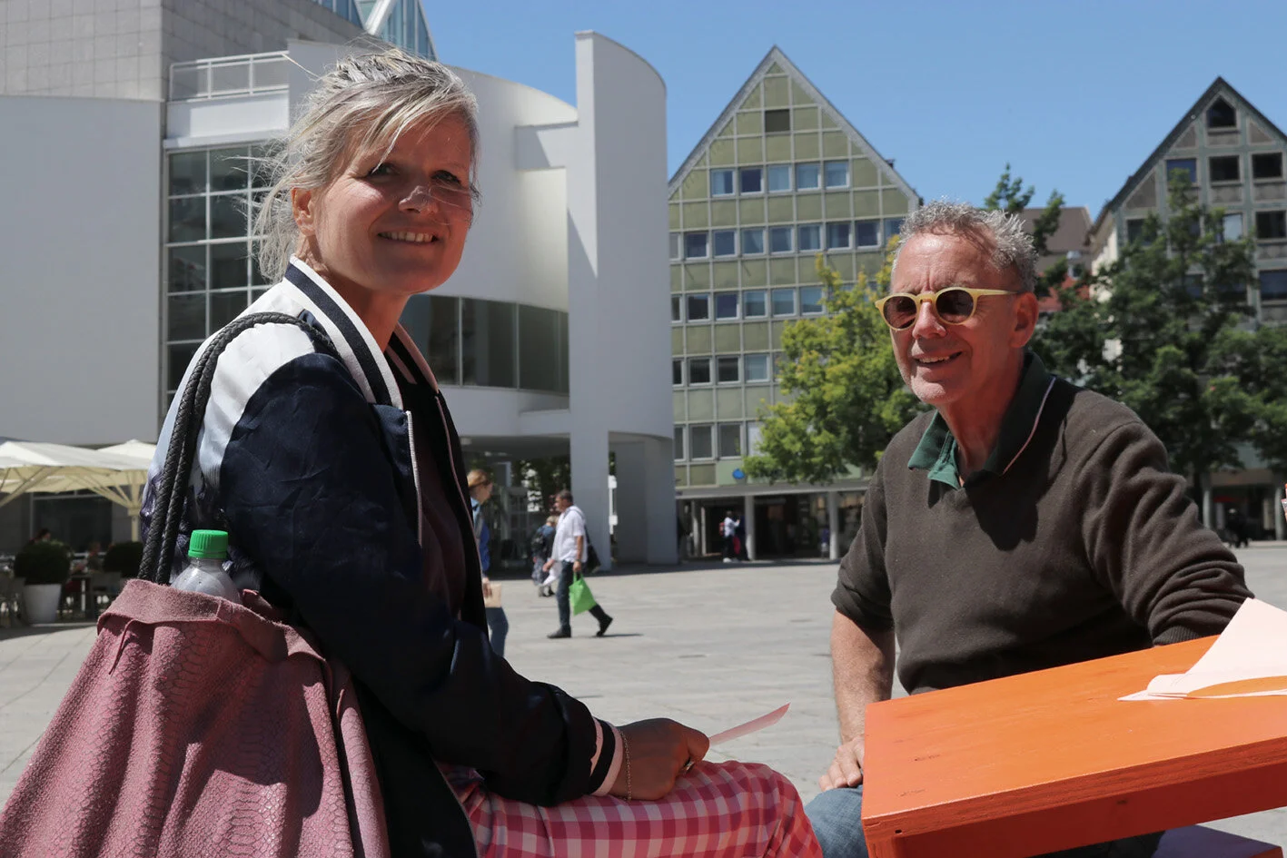 Lehrerin und Lerntherapeutin, 53 Jahre, mit Mann und Söhnen Emil und Anton (Touristen) aus Aachen