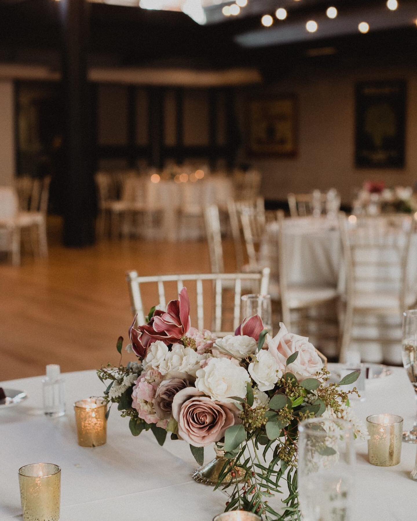 We are bringing it back to April of last year for a glimpse at these flowers! @gypsybloomsfloral thank you for these amazing centerpieces!

And a late congrats to the couple Lyndsay and Nate who originally were supposed to get married here in 2020! T