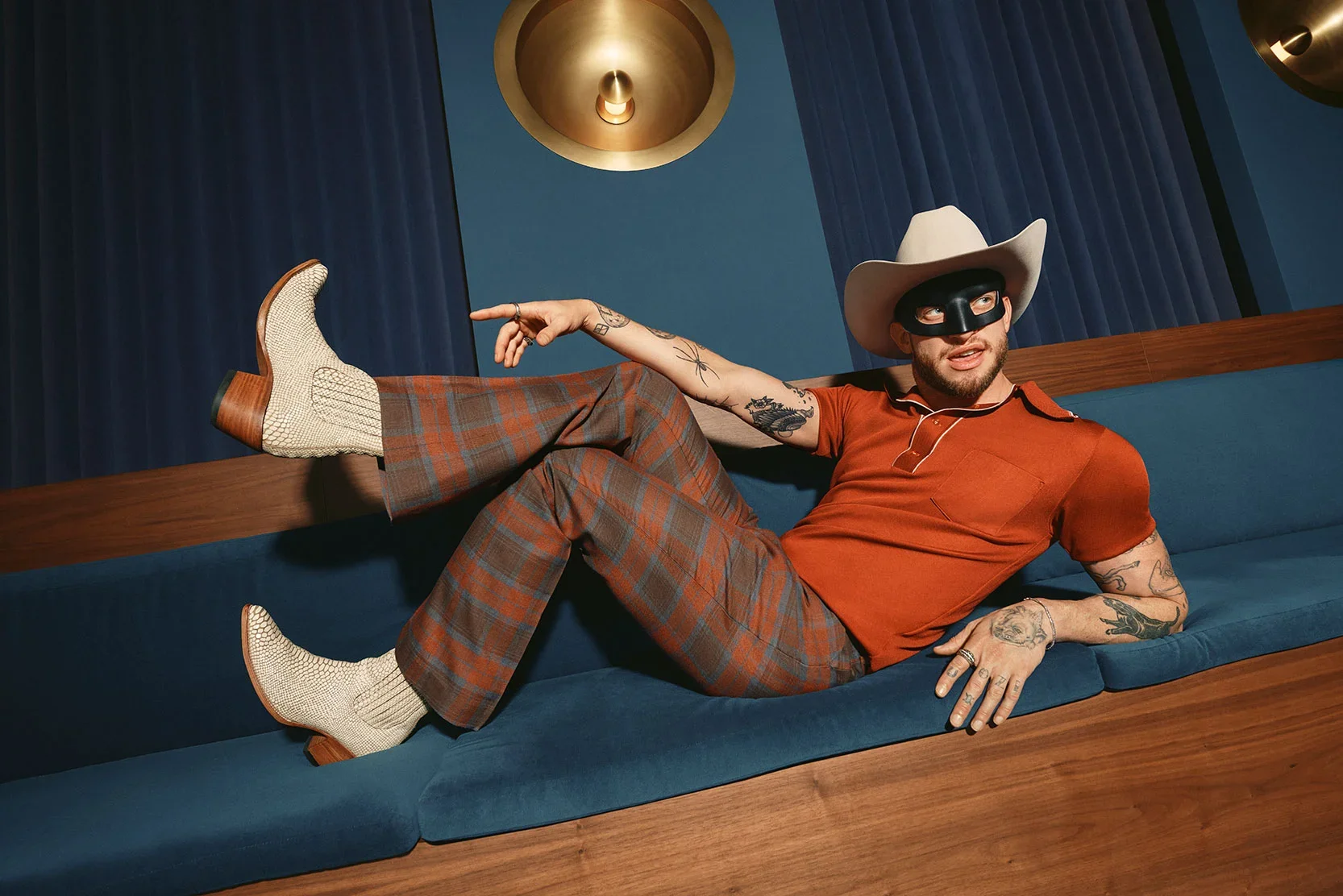 250804_W-HOTEL-TALES-AUSTIN_OP_BLUE-ROOM_CASUAL-LOOK_0273_V4_HR-2.webp